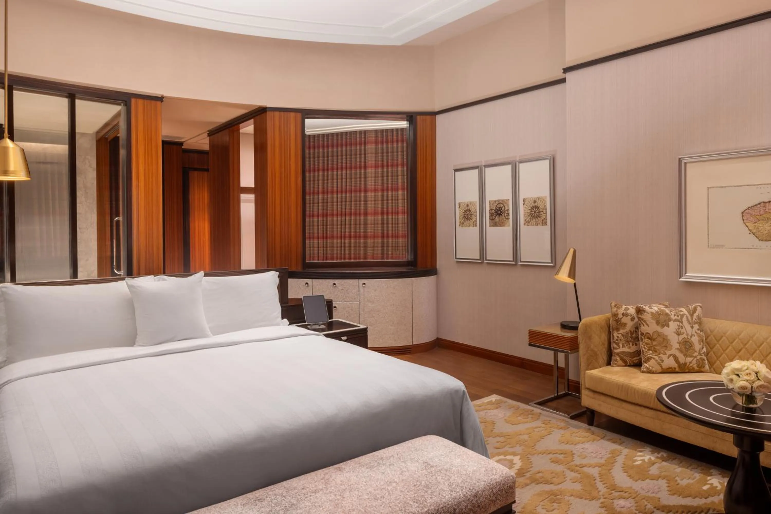 Bed in ITC Ratnadipa, a Luxury Collection Hotel, Colombo
