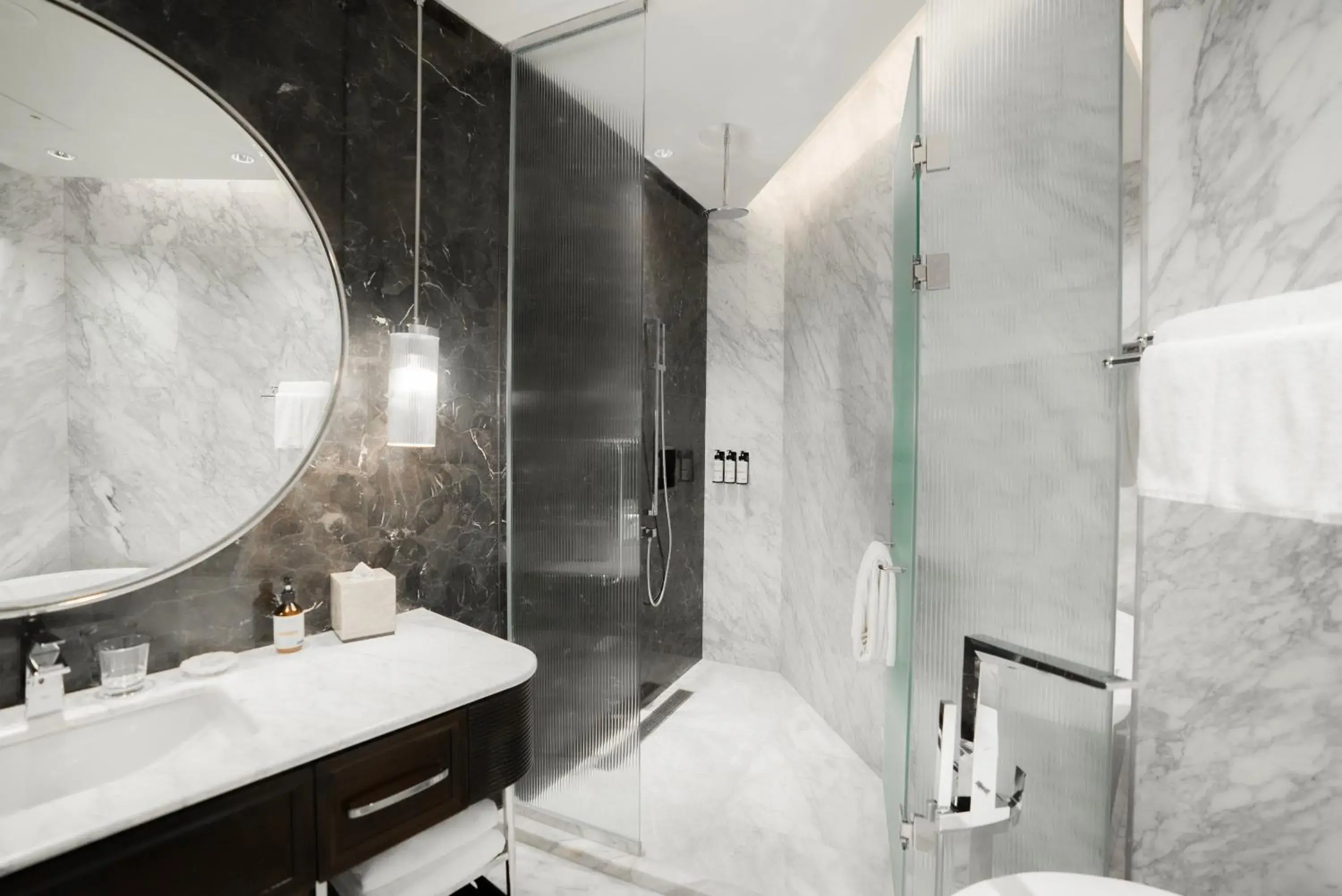 ITC One Room with City View, Private Balcony & Luxury Hours - single occupancy in ITC Ratnadipa, a Luxury Collection Hotel, Colombo ITC One Room with City View, Private Balcony & Luxury Hours - single occupancy in ITC Ratnadipa, a Luxury Collection Hotel, Colombo