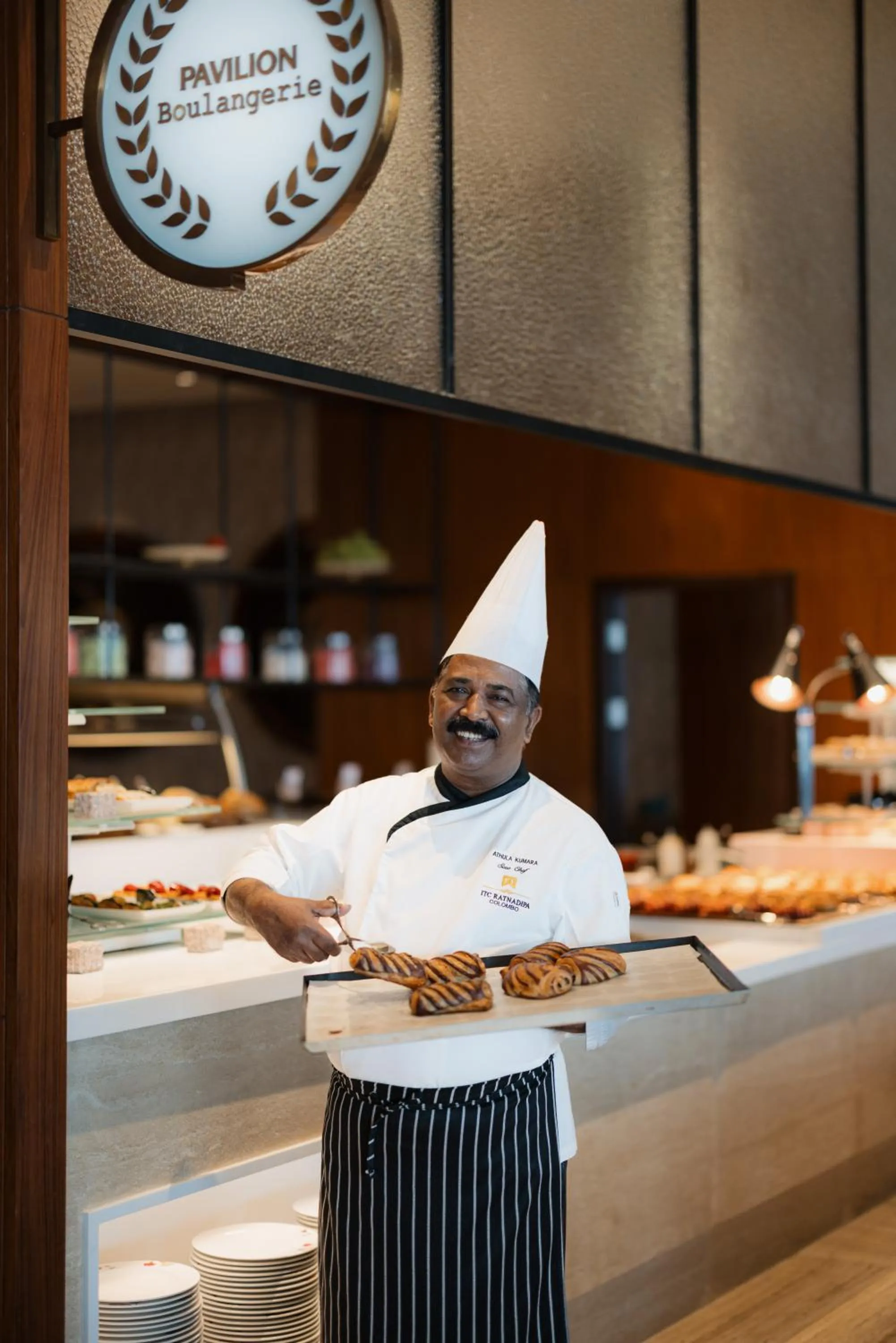 Restaurant/places to eat in ITC Ratnadipa, a Luxury Collection Hotel, Colombo
