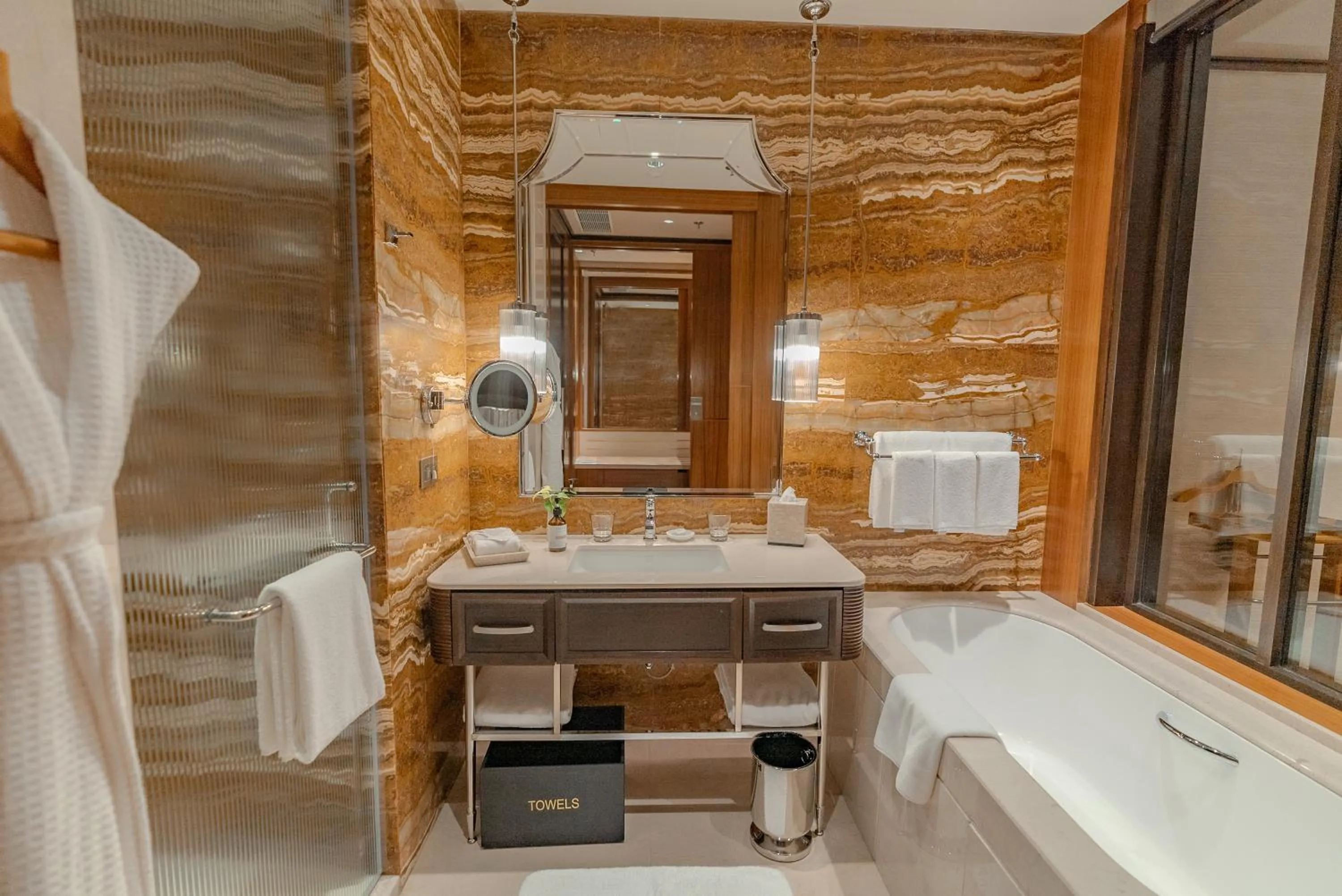 Bathroom in ITC Ratnadipa, a Luxury Collection Hotel, Colombo