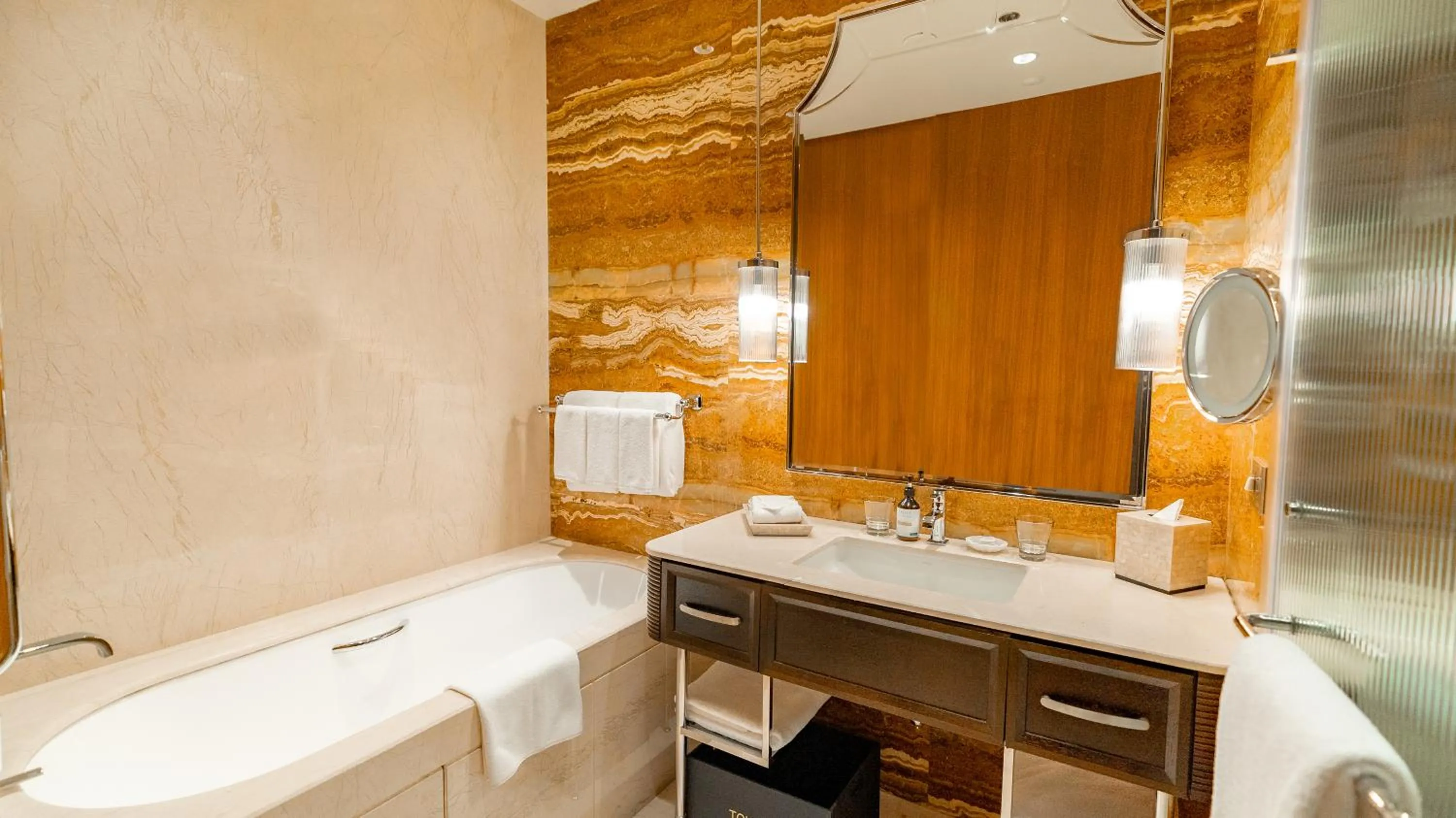Bathroom in ITC Ratnadipa, a Luxury Collection Hotel, Colombo