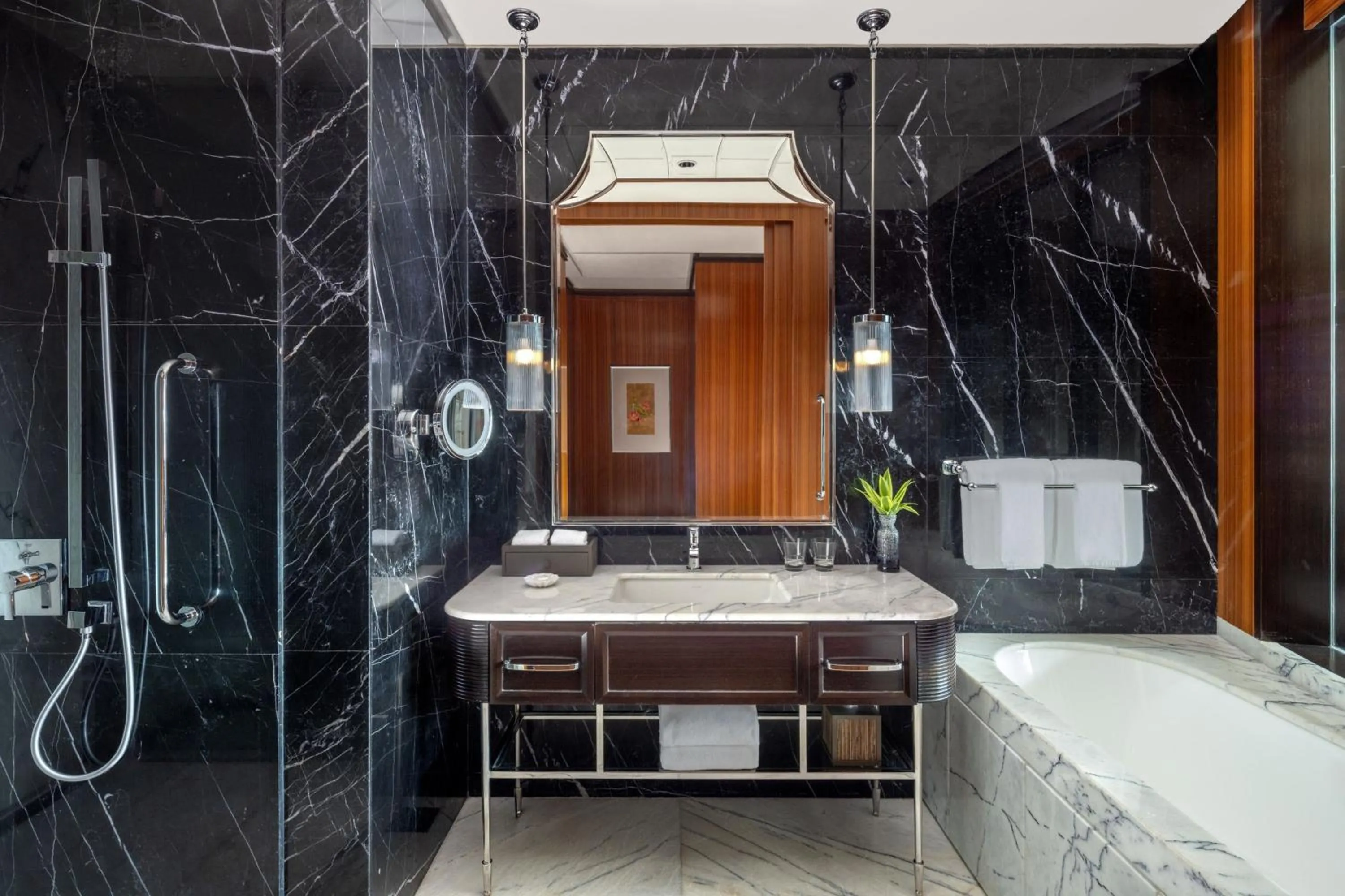 Bathroom in ITC Ratnadipa, a Luxury Collection Hotel, Colombo