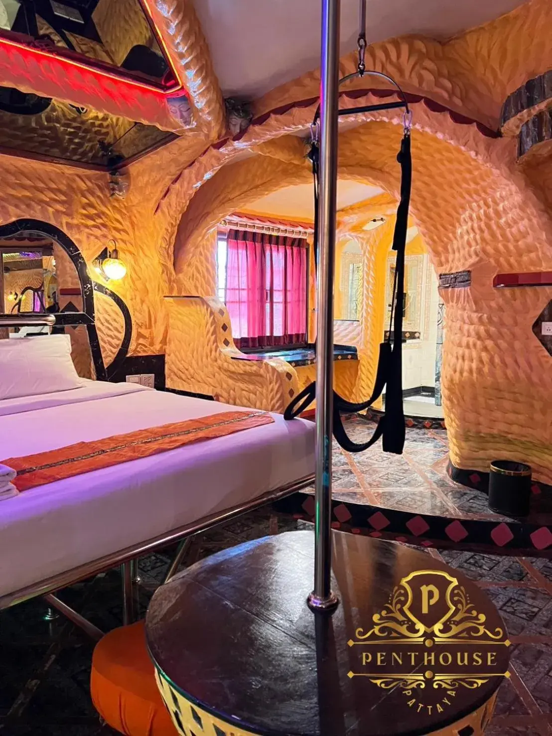 Bed in PENTHOUSE PATTAYA Bed in PENTHOUSE PATTAYA