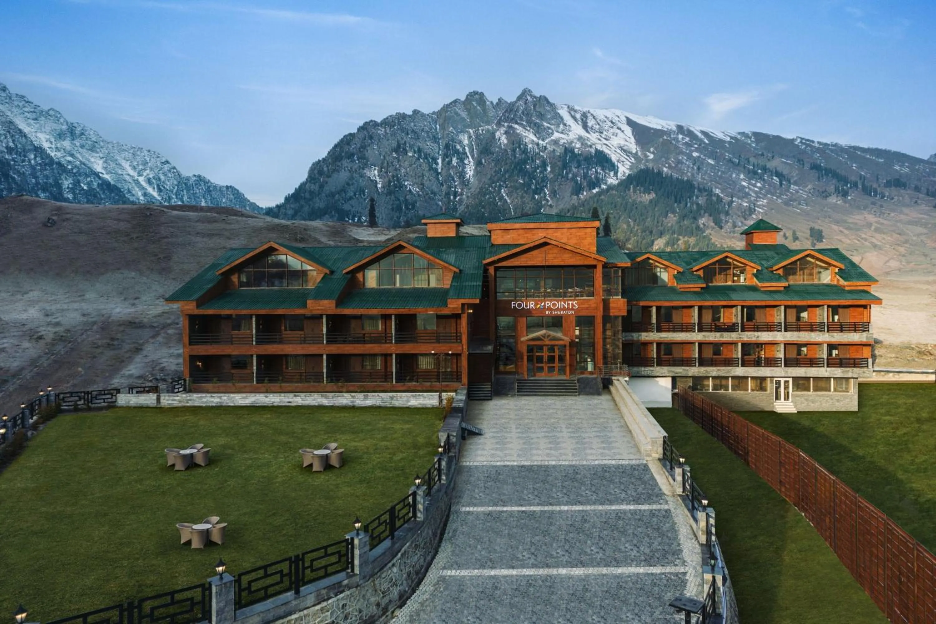 Property building in Four Points by Sheraton Sonmarg Resort