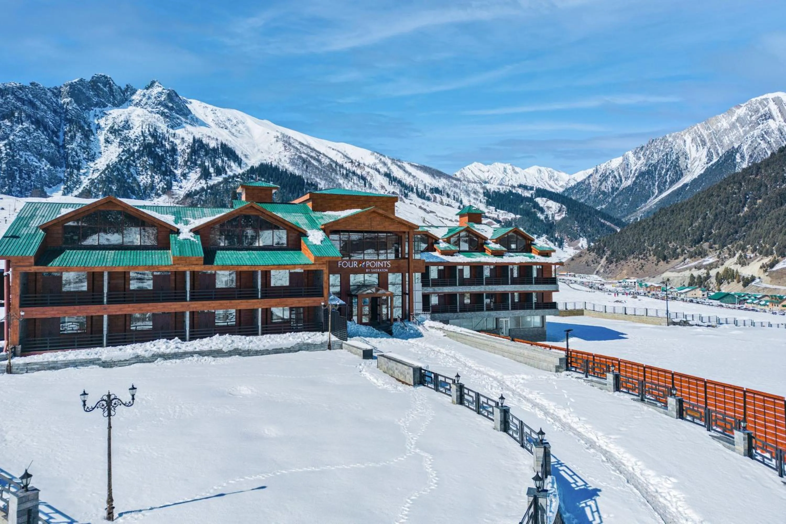 Property building in Four Points by Sheraton Sonmarg Resort