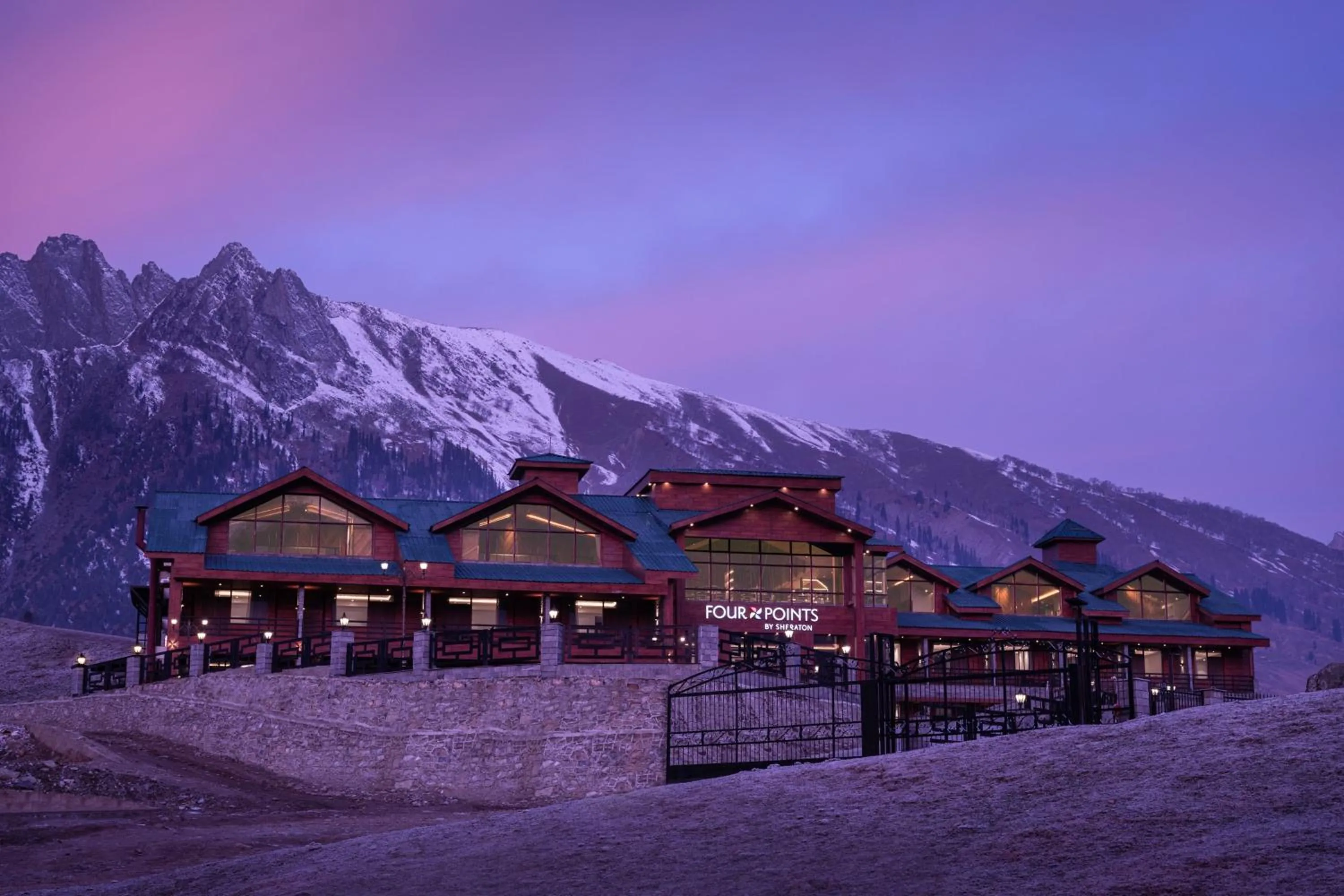 Property building in Four Points by Sheraton Sonmarg Resort