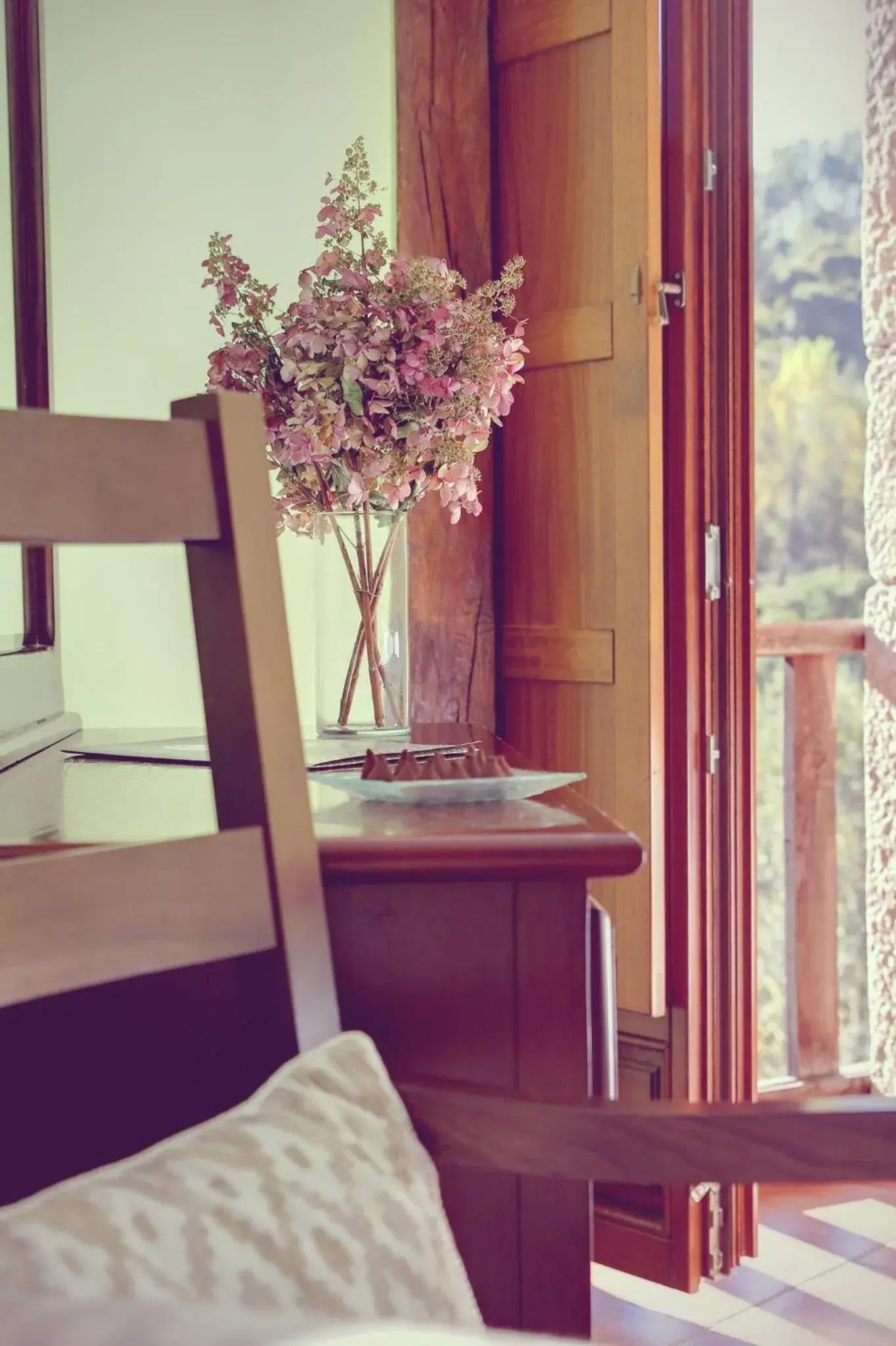 Decorative detail, Bed in Hotel Balneario Río Pambre Decorative detail, Bed in Hotel Balneario Río Pambre