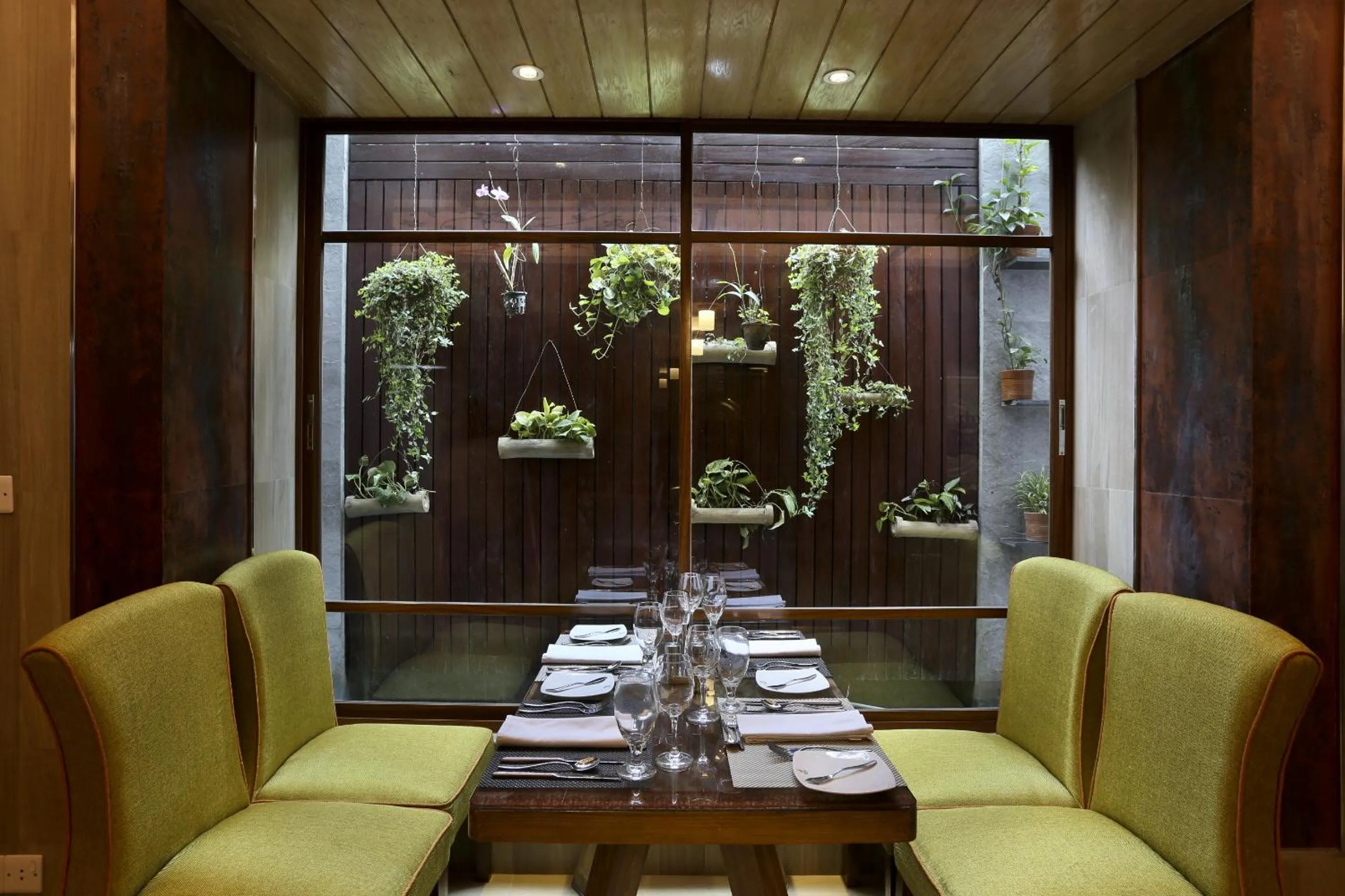 Restaurant/places to eat in Ascott Palace Dhaka