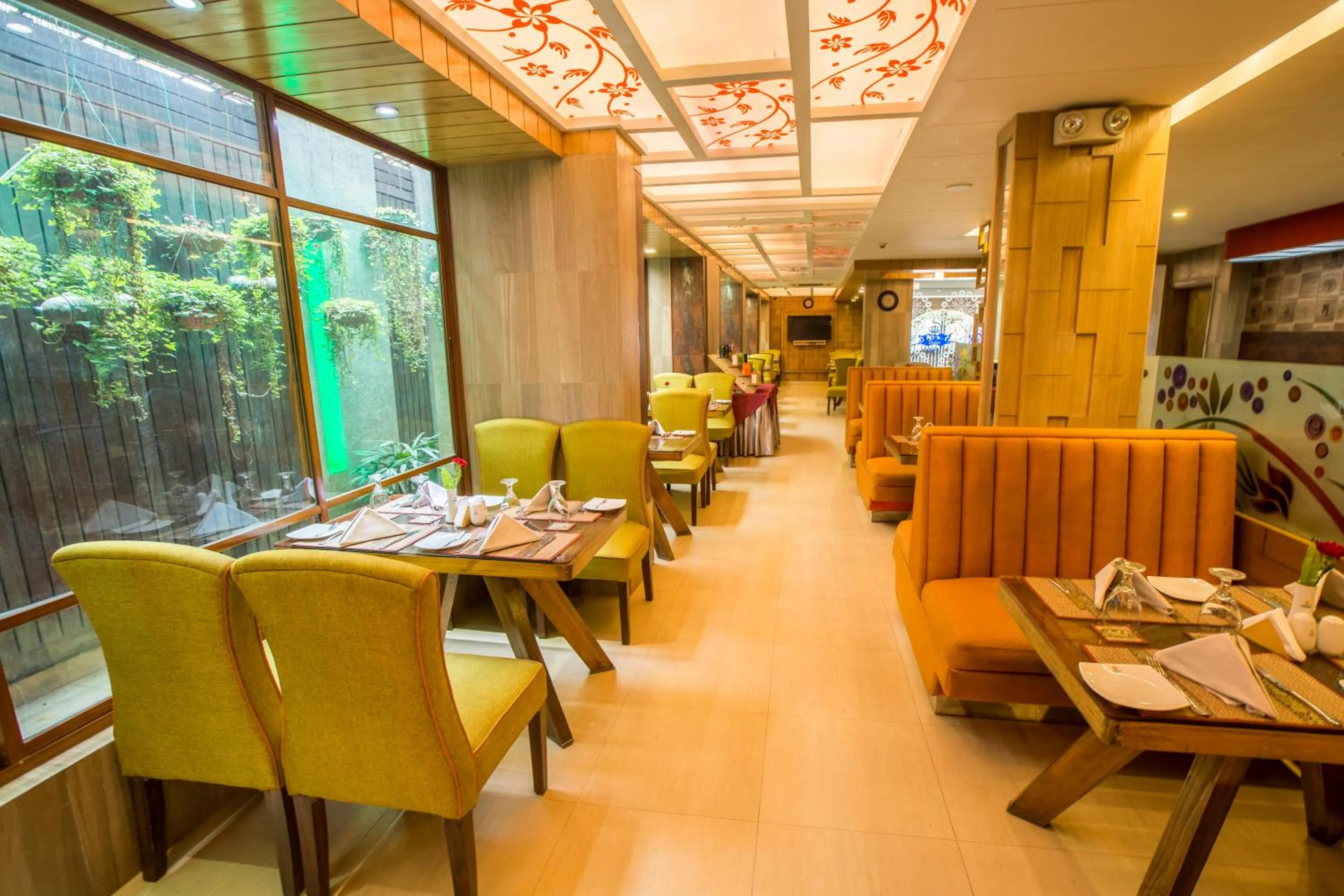 Restaurant/places to eat in Ascott Palace Dhaka