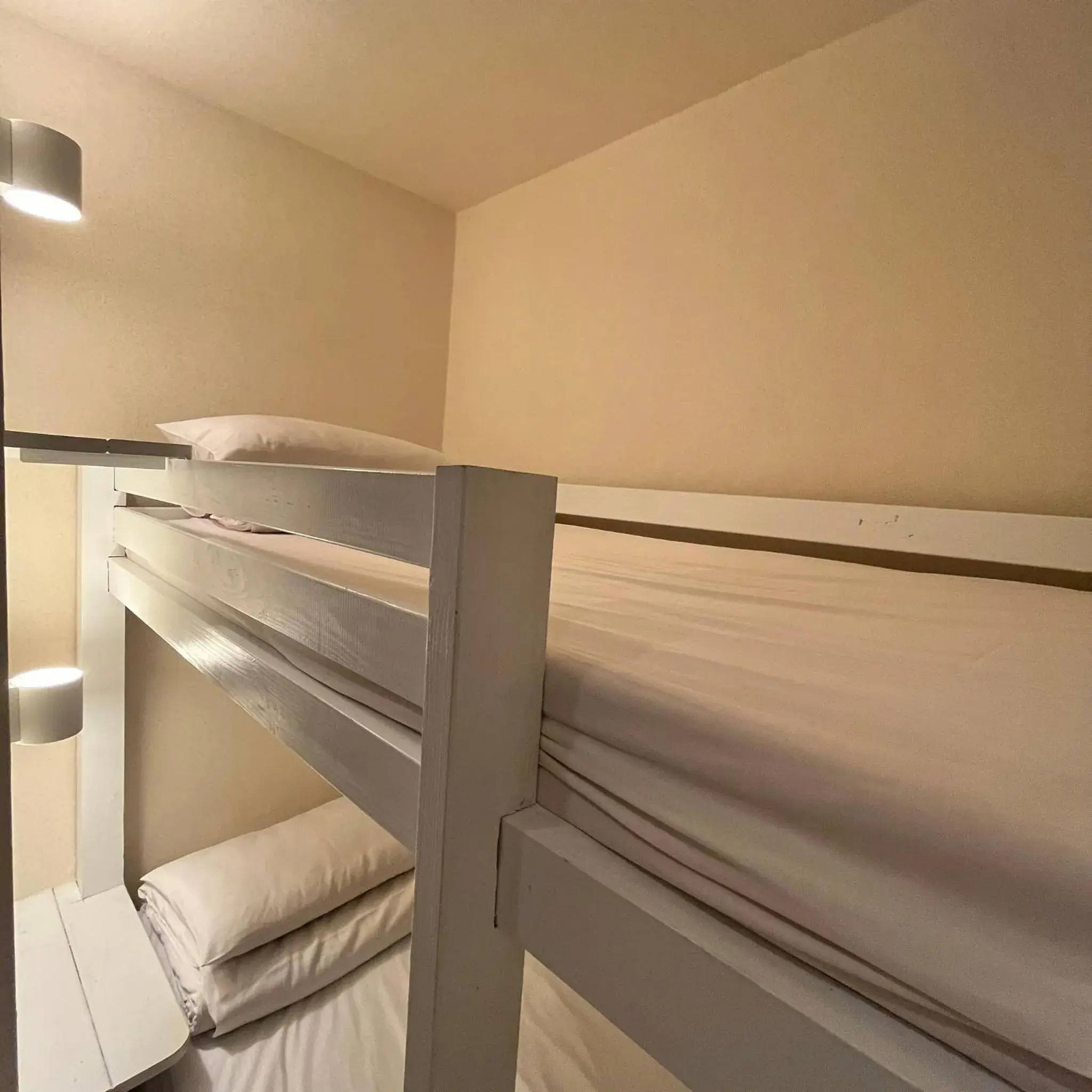 Double or Twin Room with Shared Bathroom in Cat Tail Pocket Inn Double or Twin Room with Shared Bathroom in Cat Tail Pocket Inn
