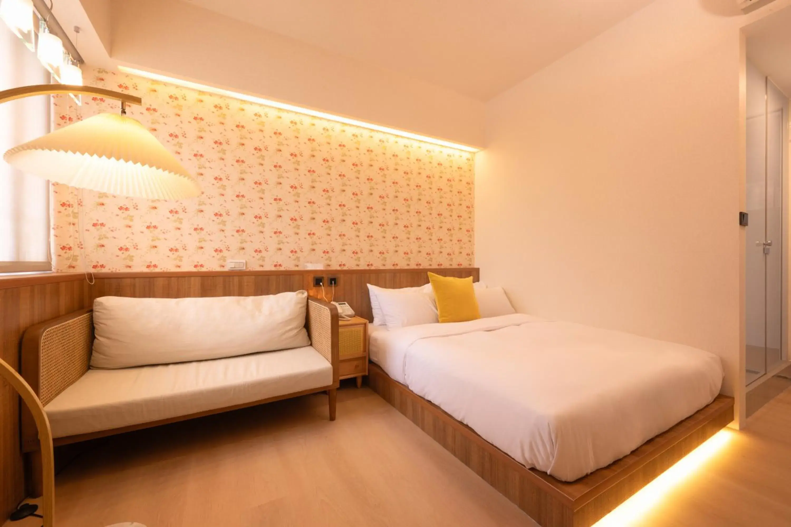 Bed in Cat Tail Pocket Inn Bed in Cat Tail Pocket Inn