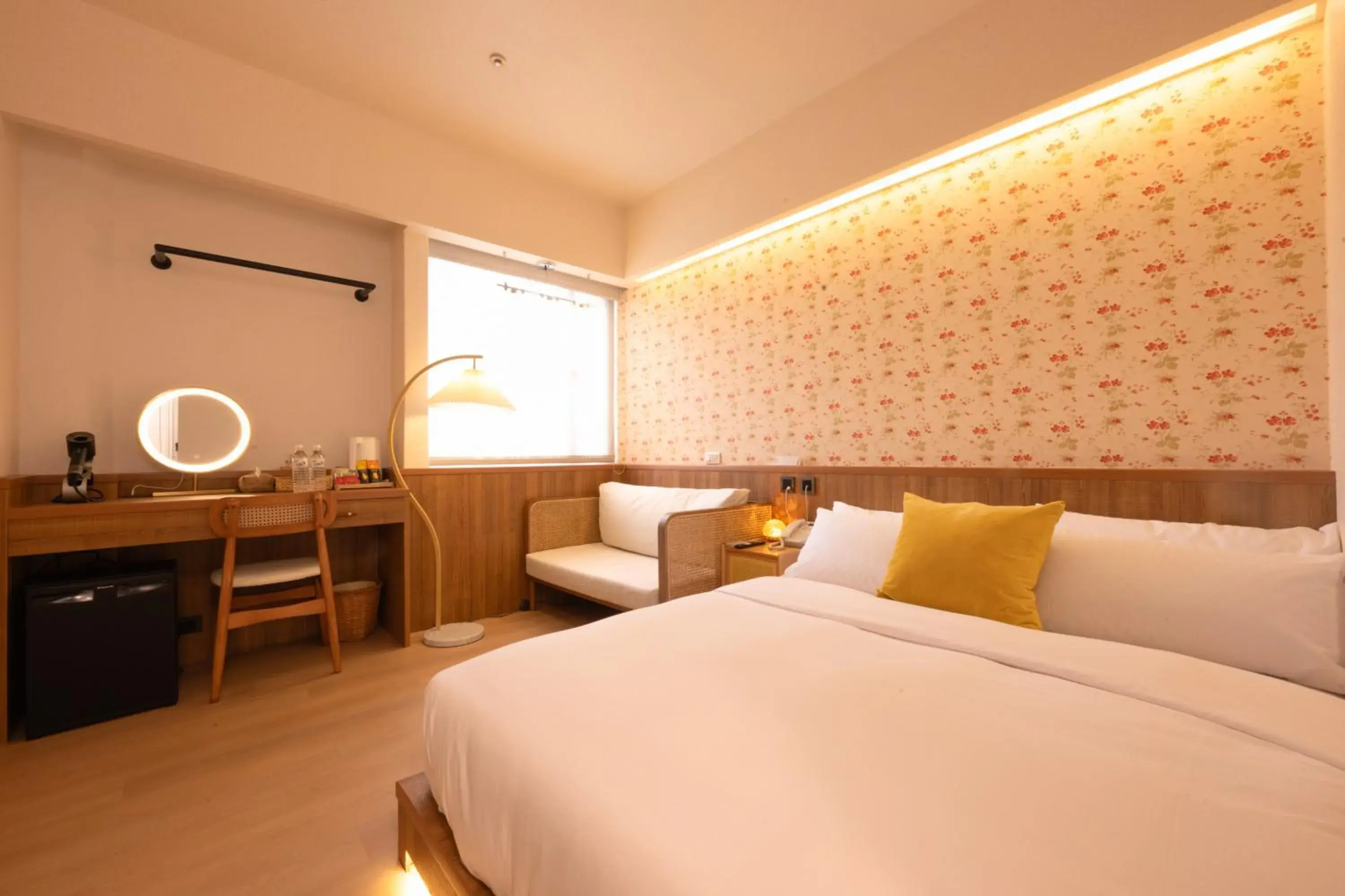 Bed in Cat Tail Pocket Inn Bed in Cat Tail Pocket Inn