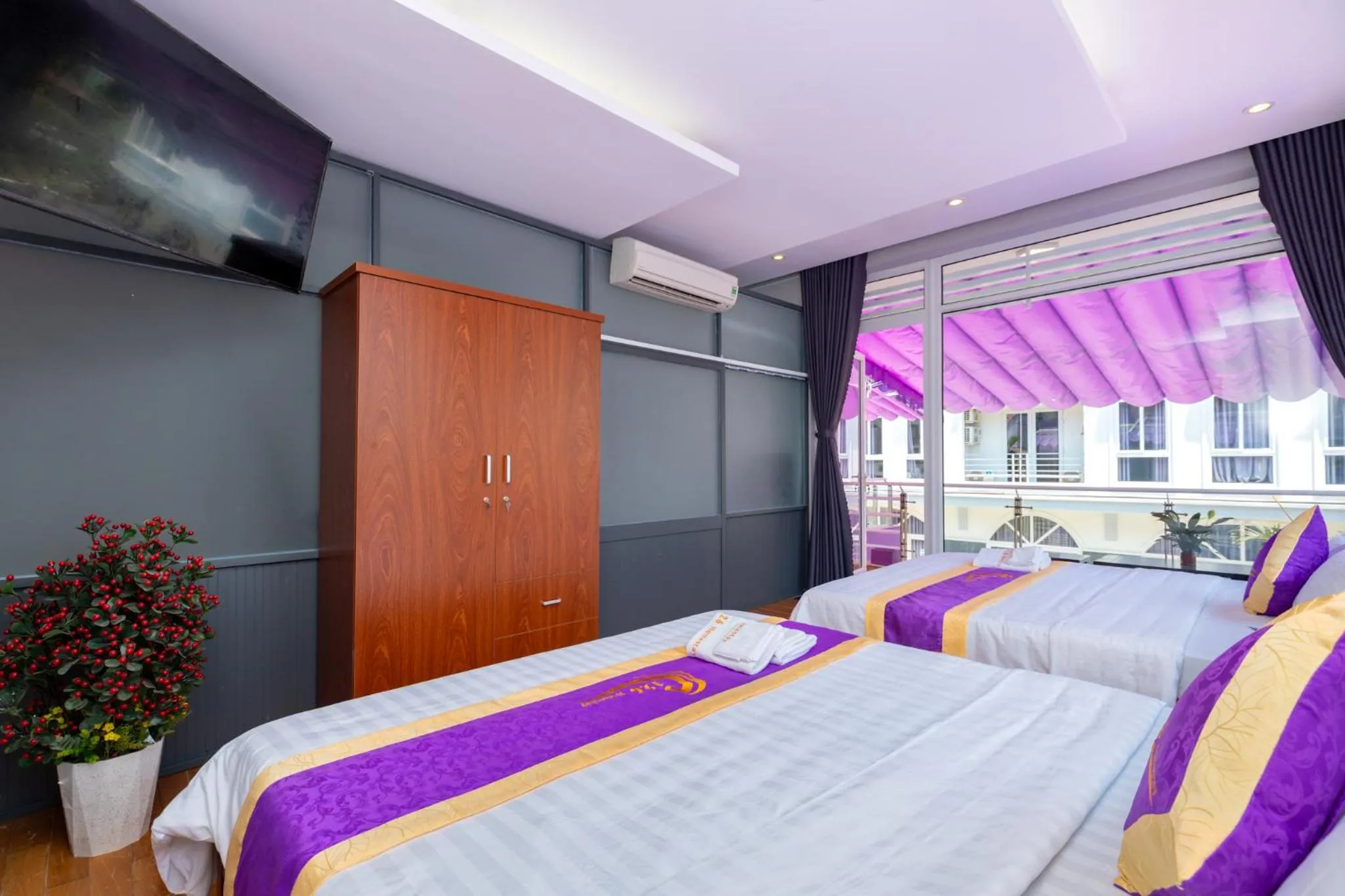 Communal lounge/ TV room, Bed in Villas 126-G1 Vung Tau