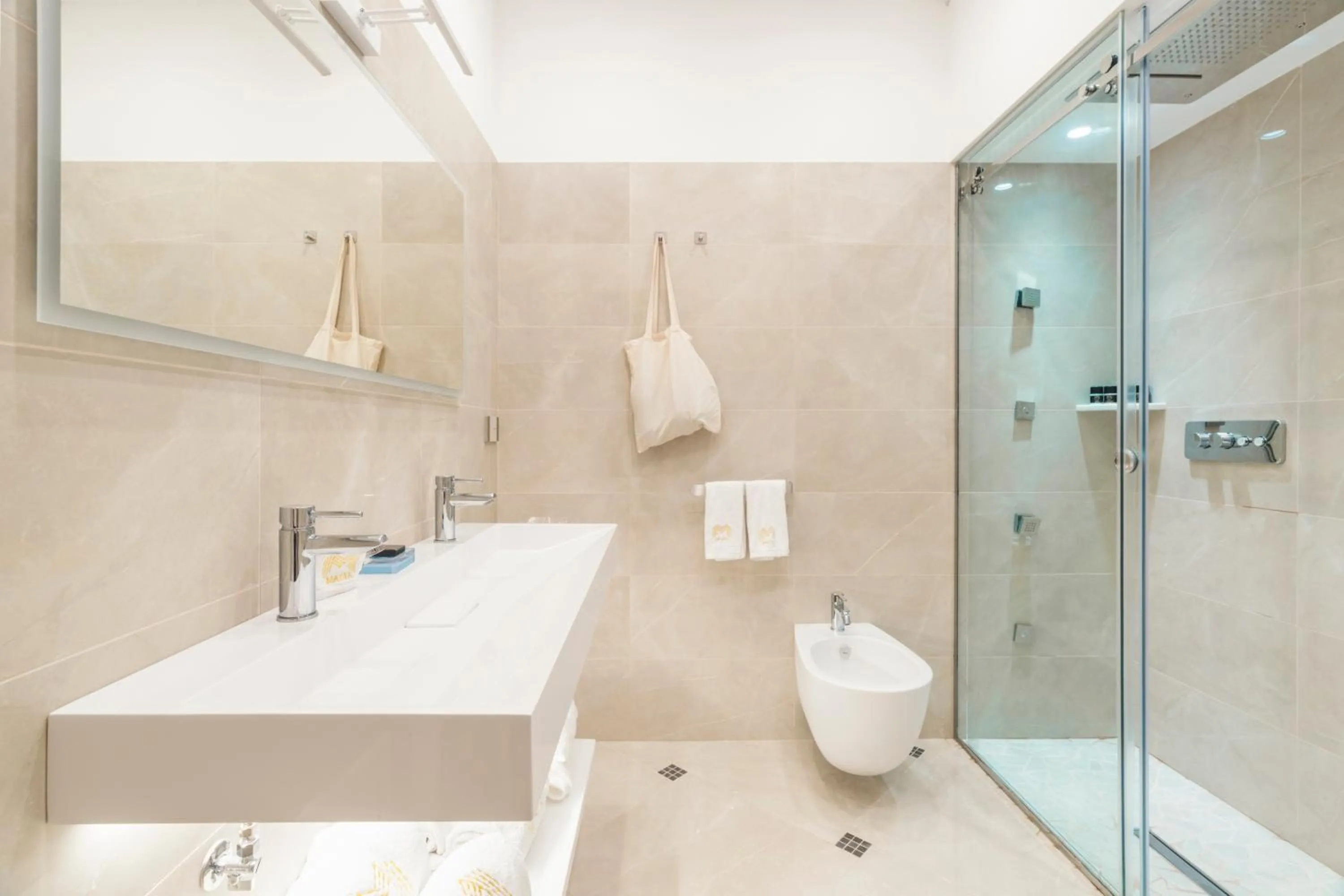 Shower in Villa Magia