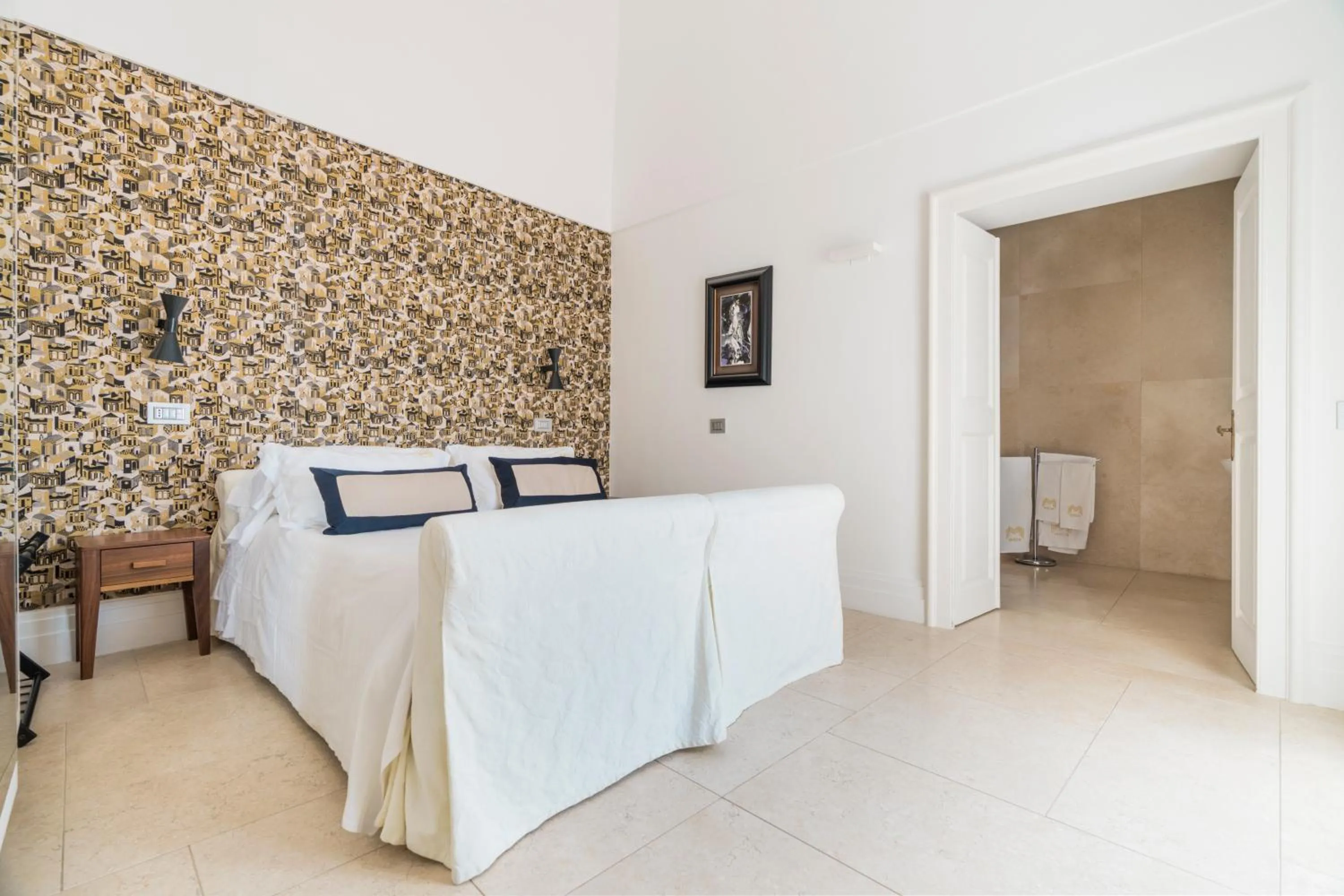 Bathroom, Bed in Villa Magia