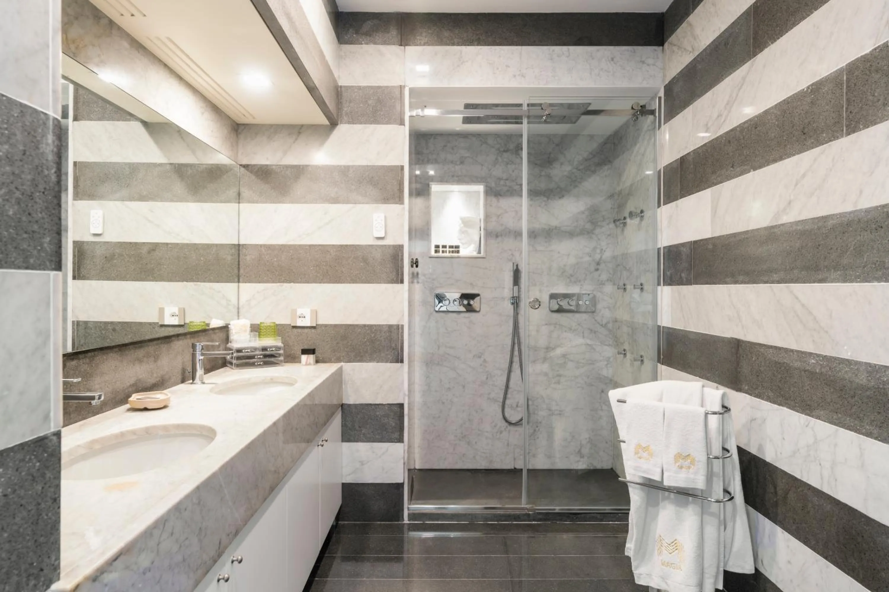 Shower in Villa Magia