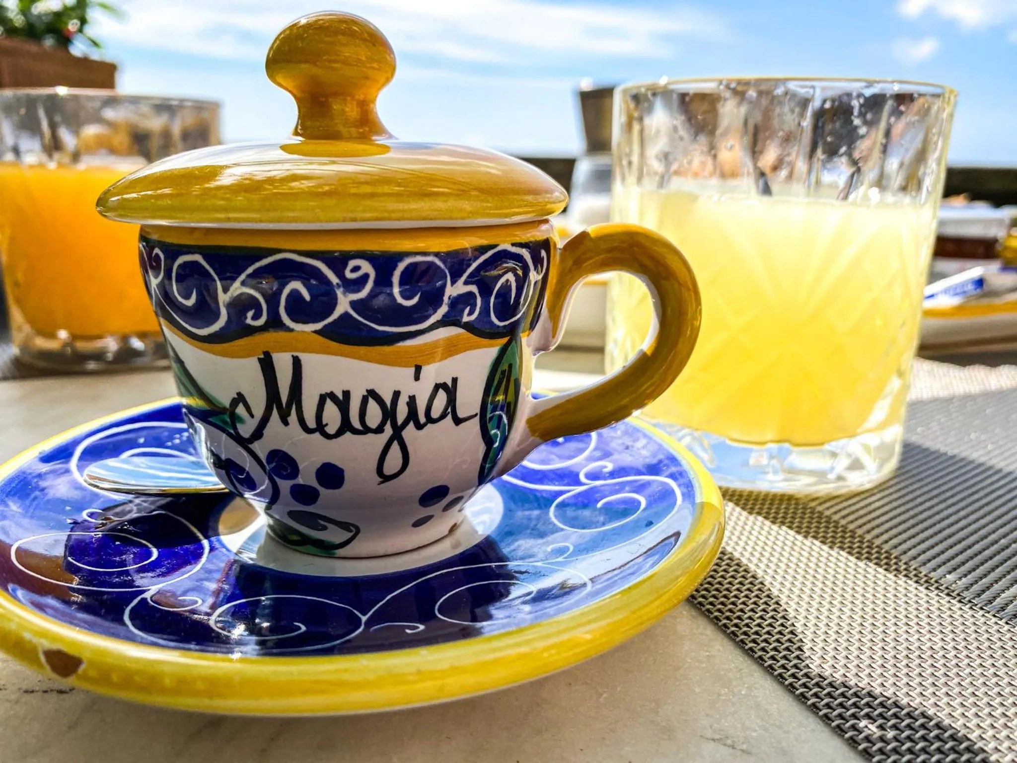 Coffee/tea facilities in Villa Magia