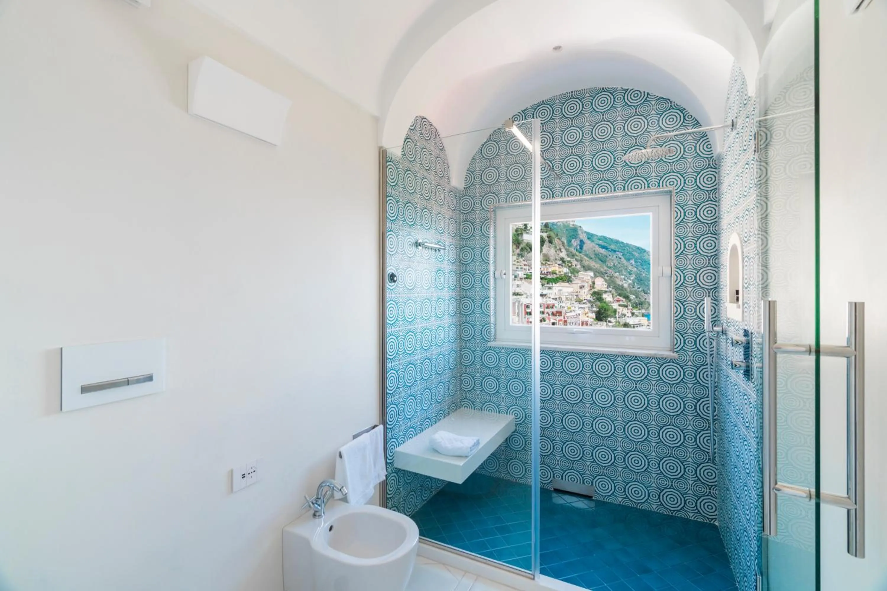 Shower in Villa Magia