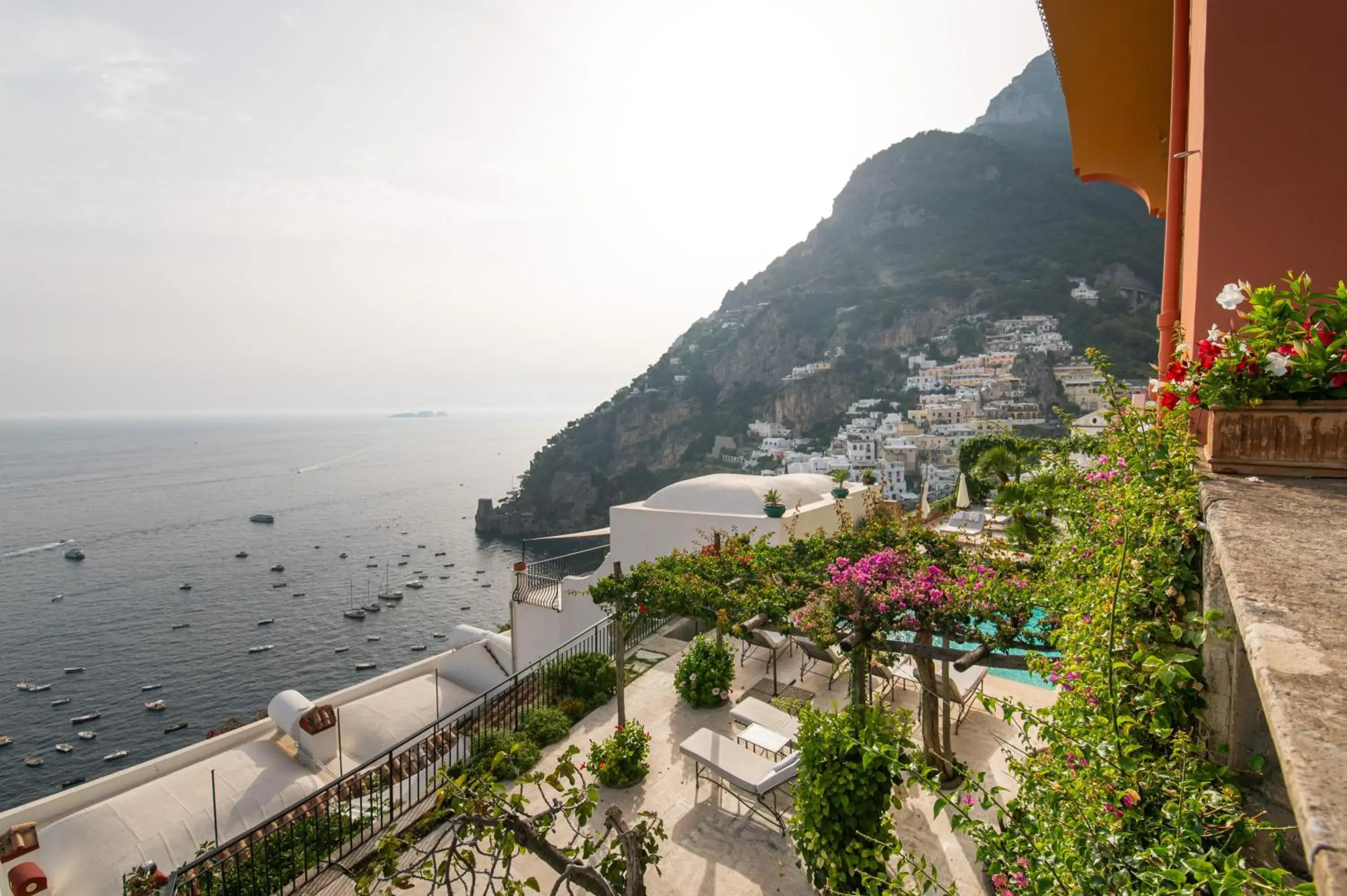 Property building in Villa Magia Property building in Villa Magia