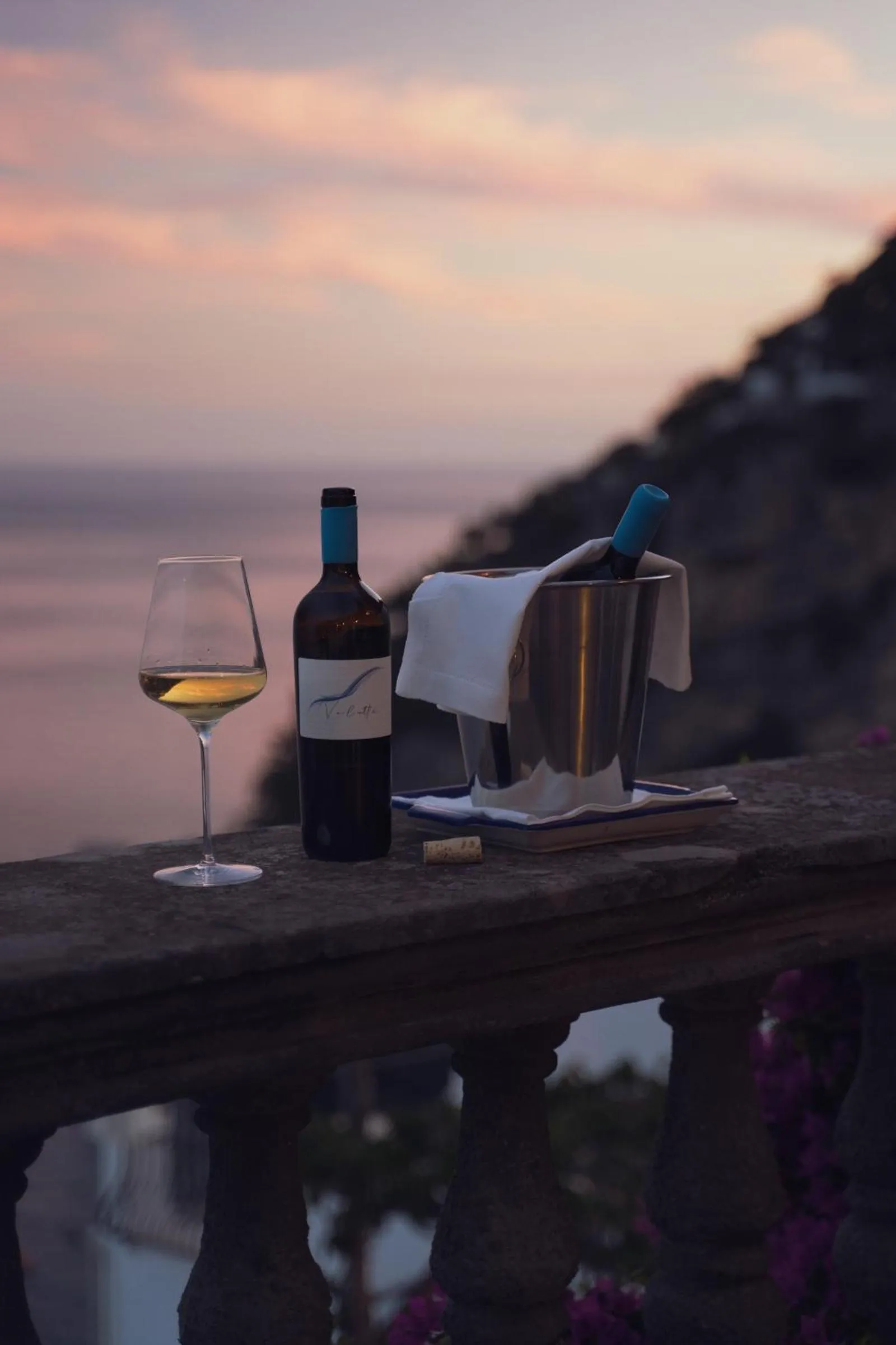 Restaurant/places to eat in Villa Magia