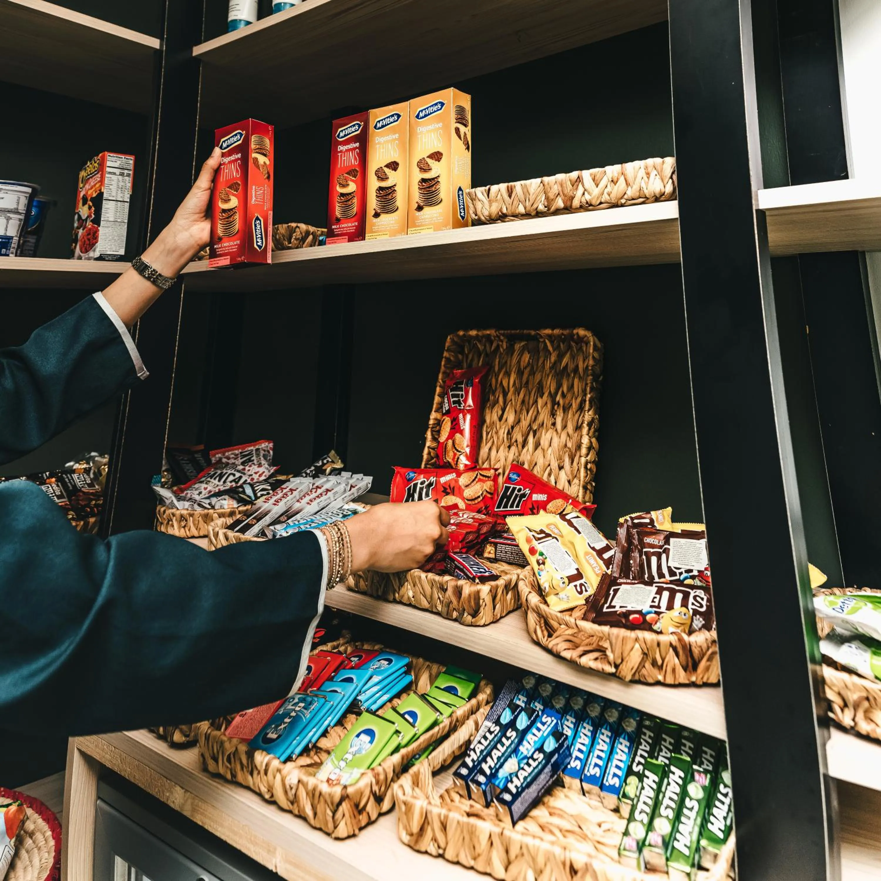 Supermarket/grocery shop in Dara Salam
