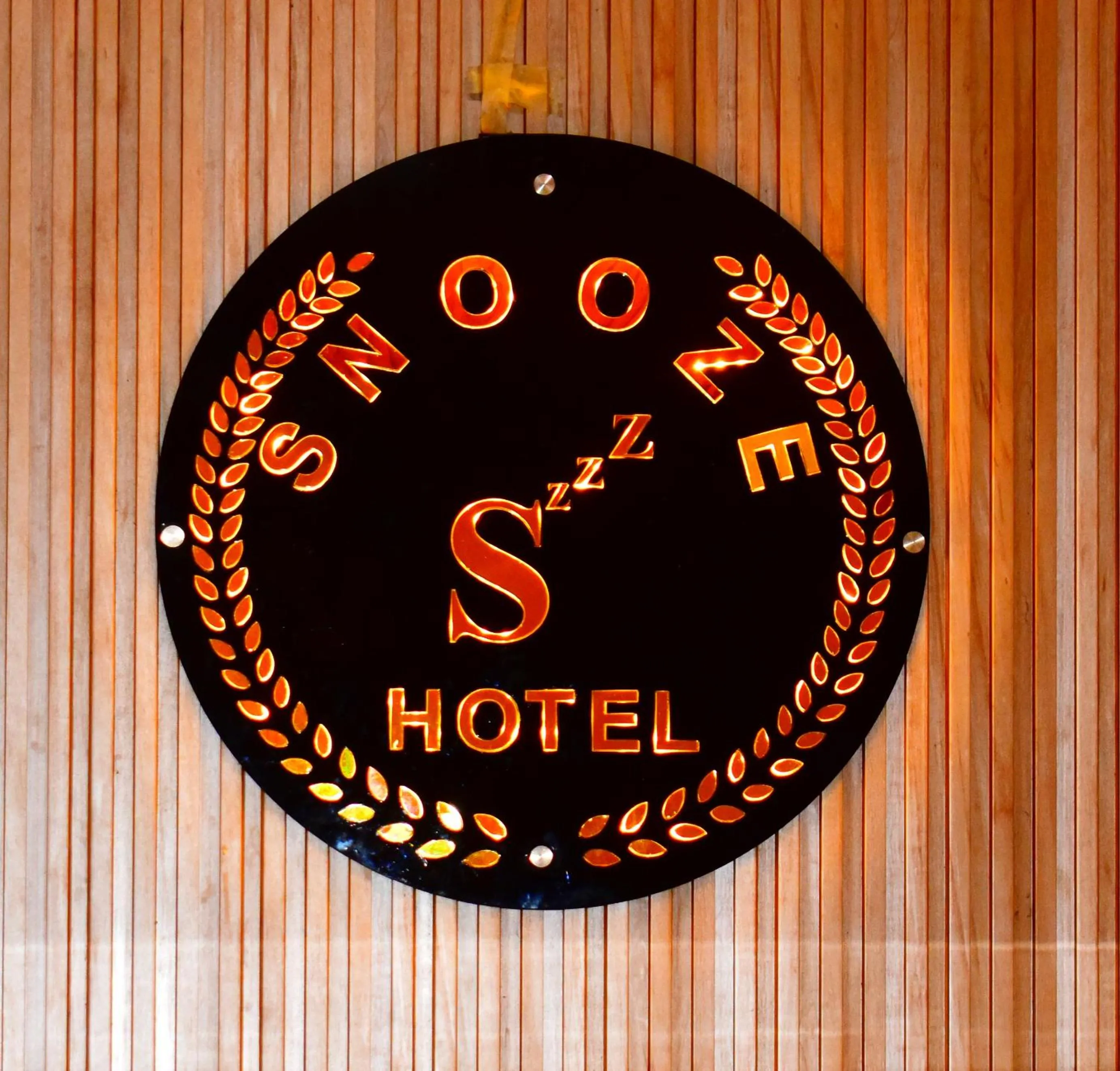 HOTEL SNOOZE