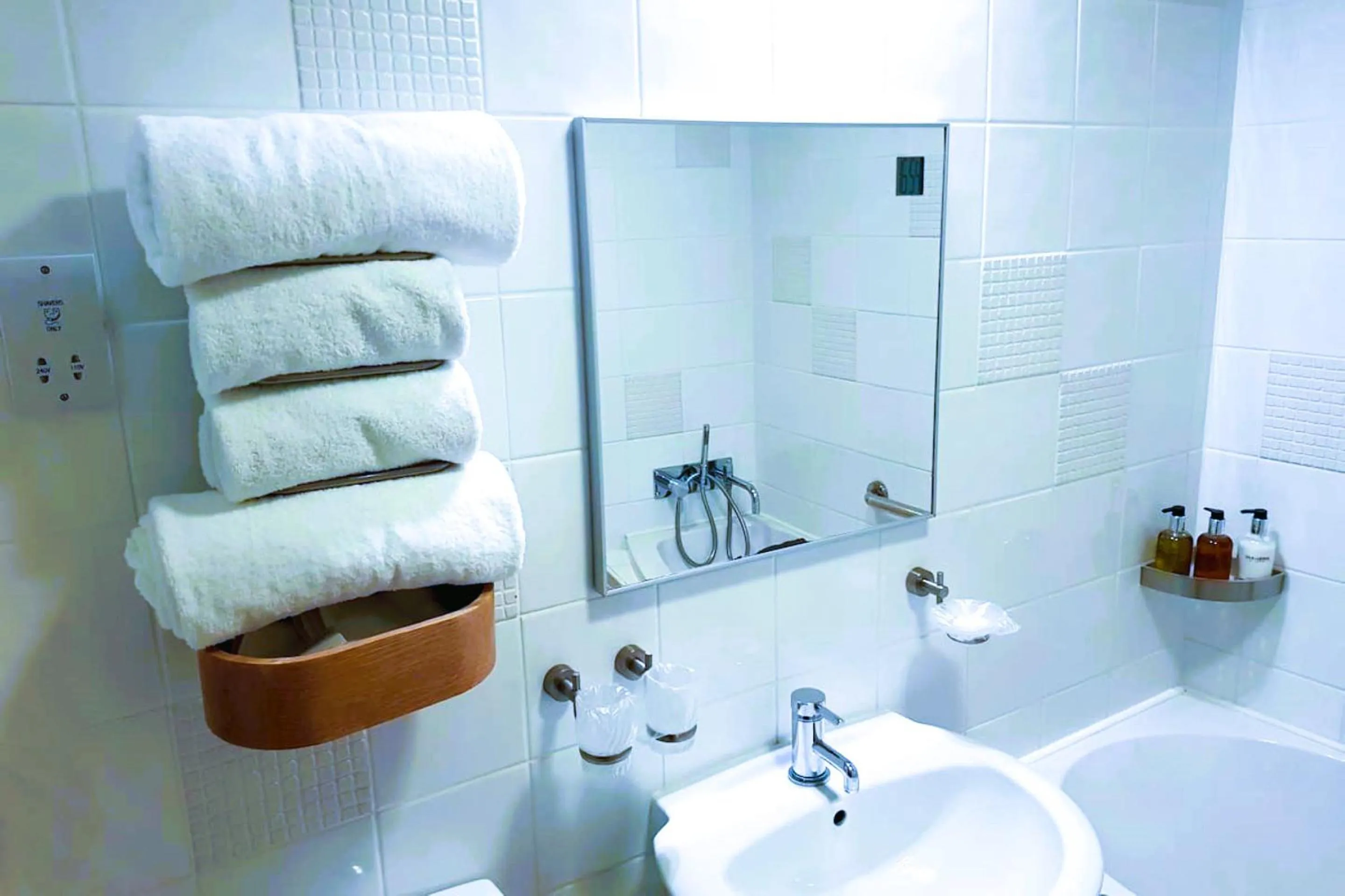 Bathroom in Old Orleton Inn