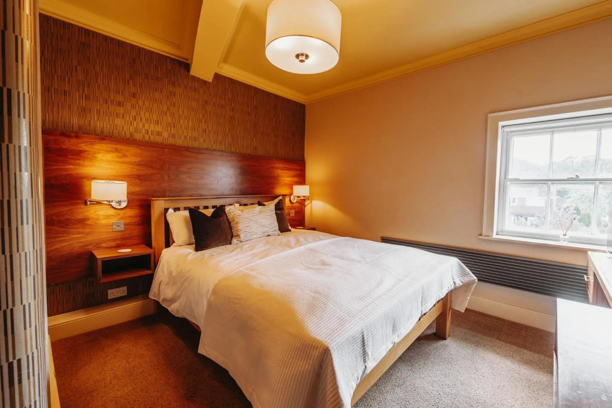 Bedroom, Bed in Old Orleton Inn