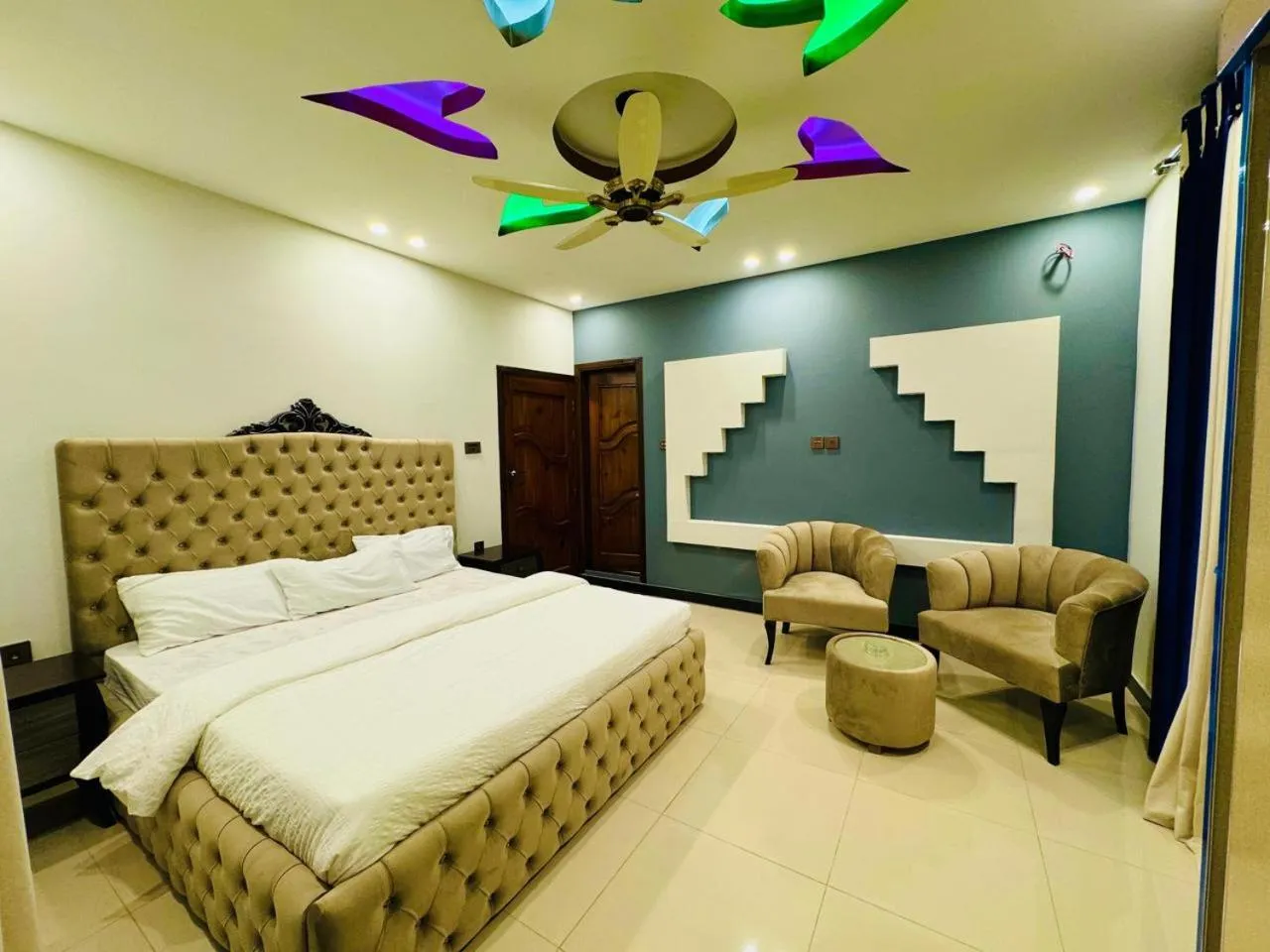 Bed in Royal Shangrila Balakot