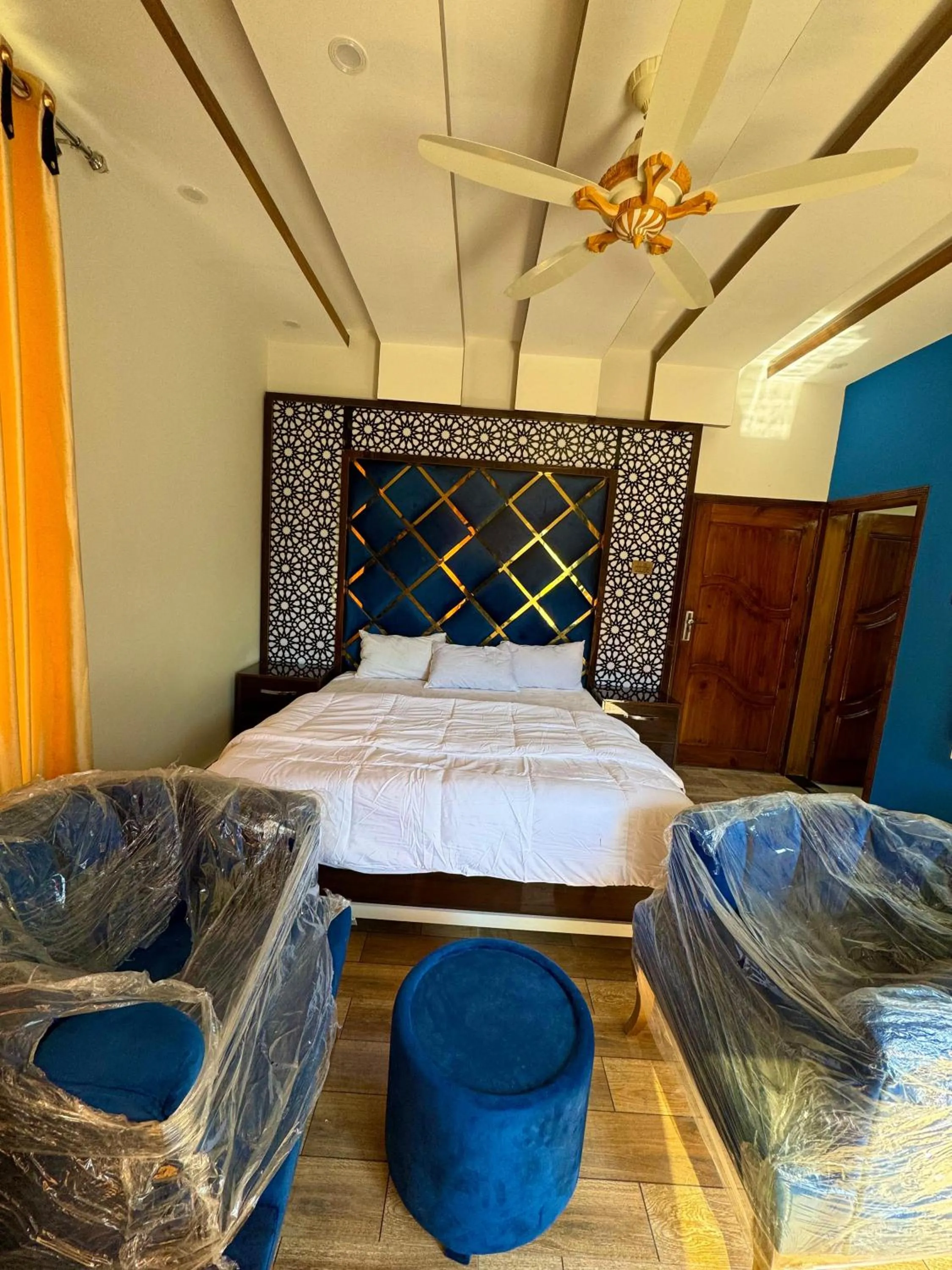 Bed in Royal Shangrila Balakot