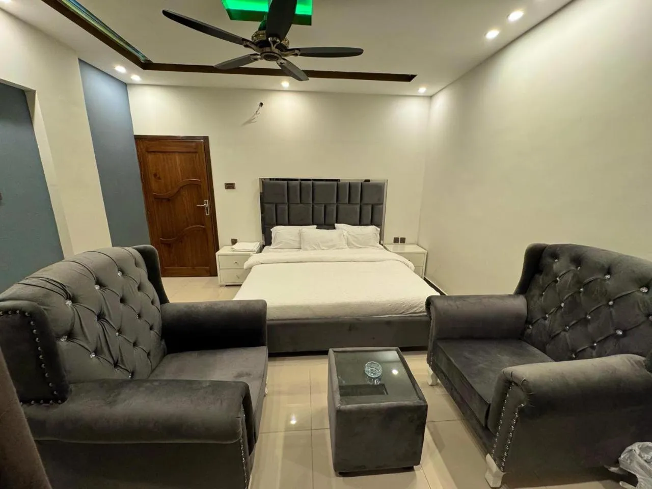 Bed in Royal Shangrila Balakot