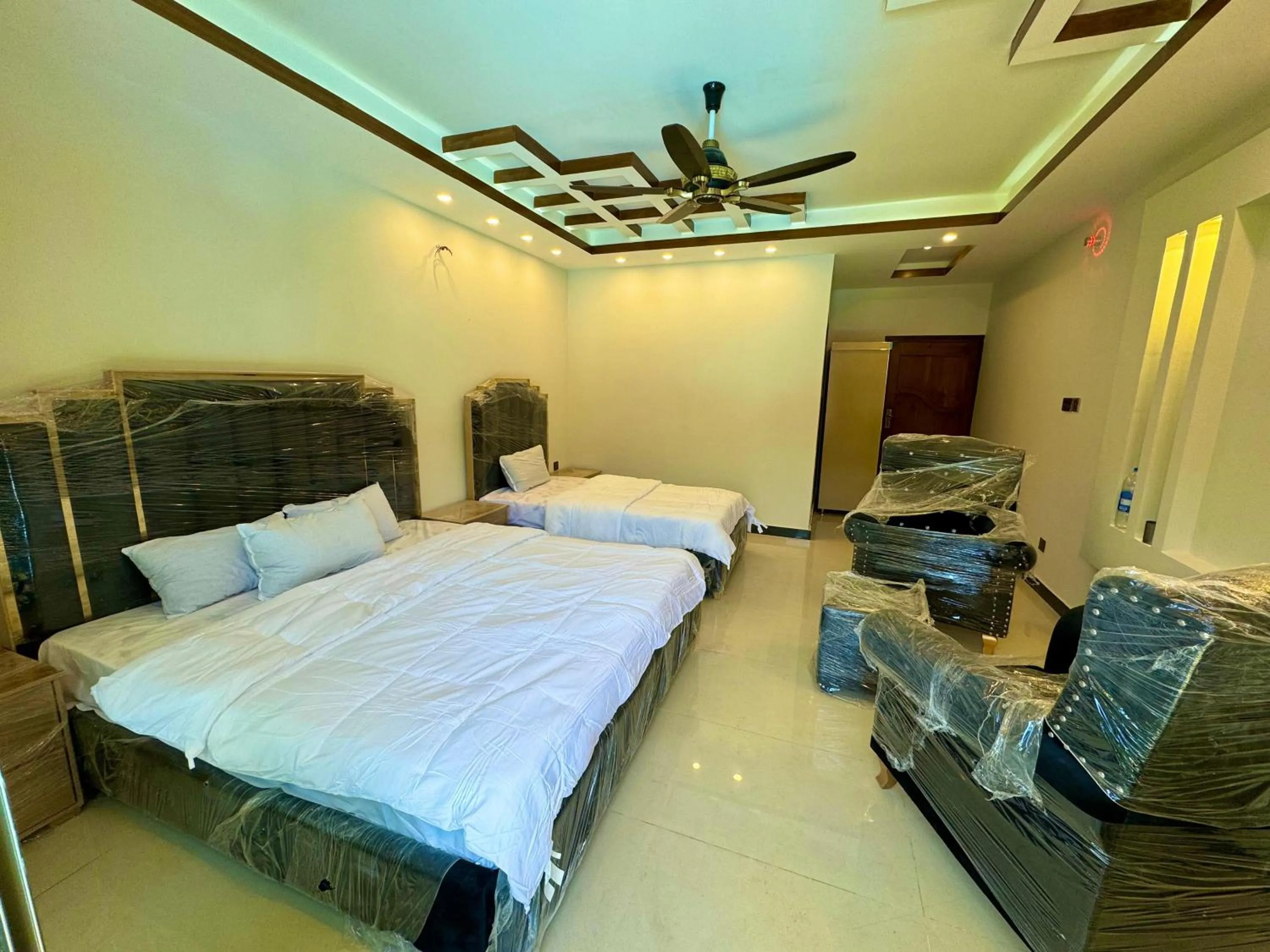 Bed in Royal Shangrila Balakot