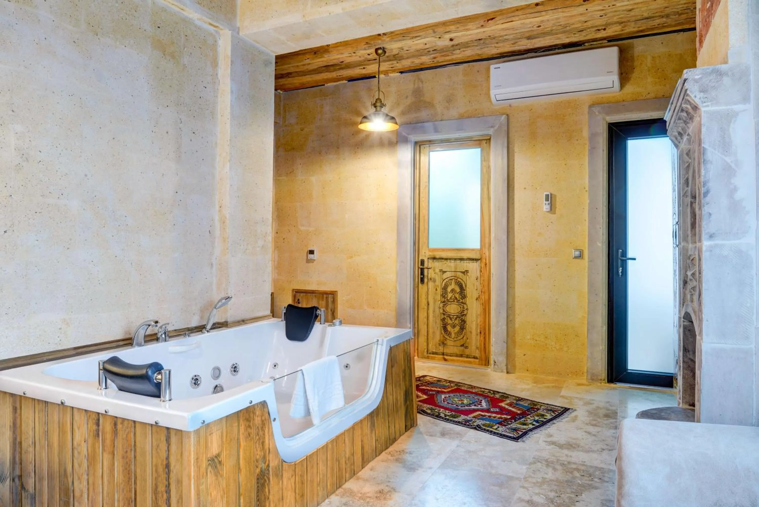 Hot Tub in Milagro of Cappadocia