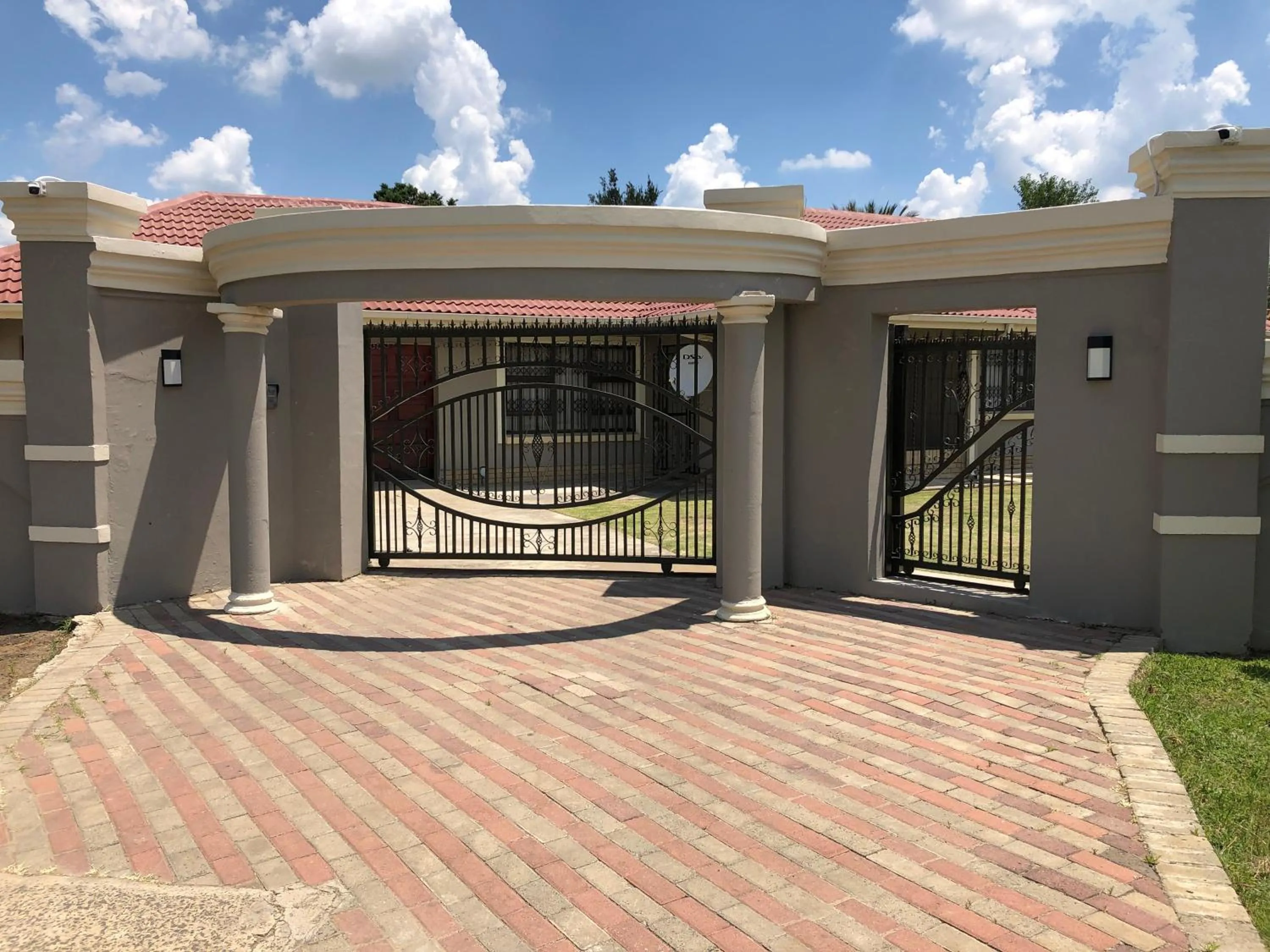 Icebolethu Guest House