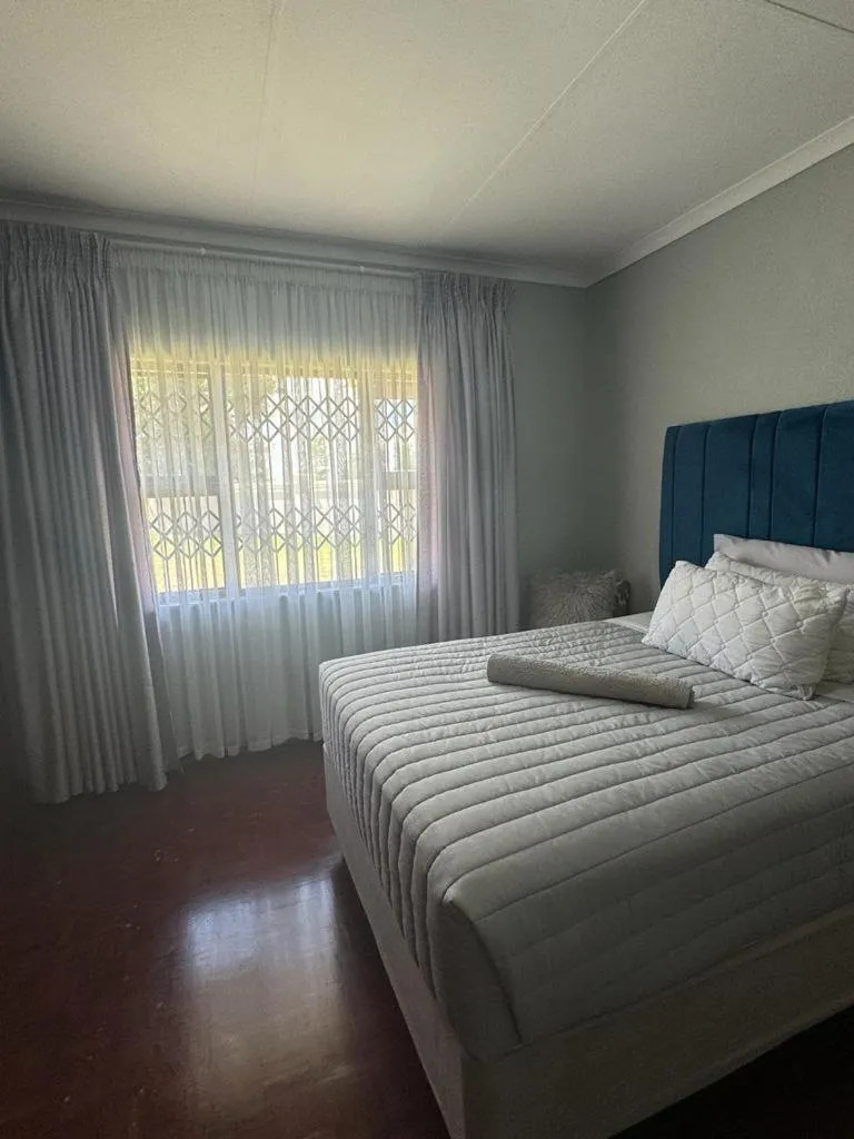 Double Room with Private Bathroom in Icebolethu Guest House
