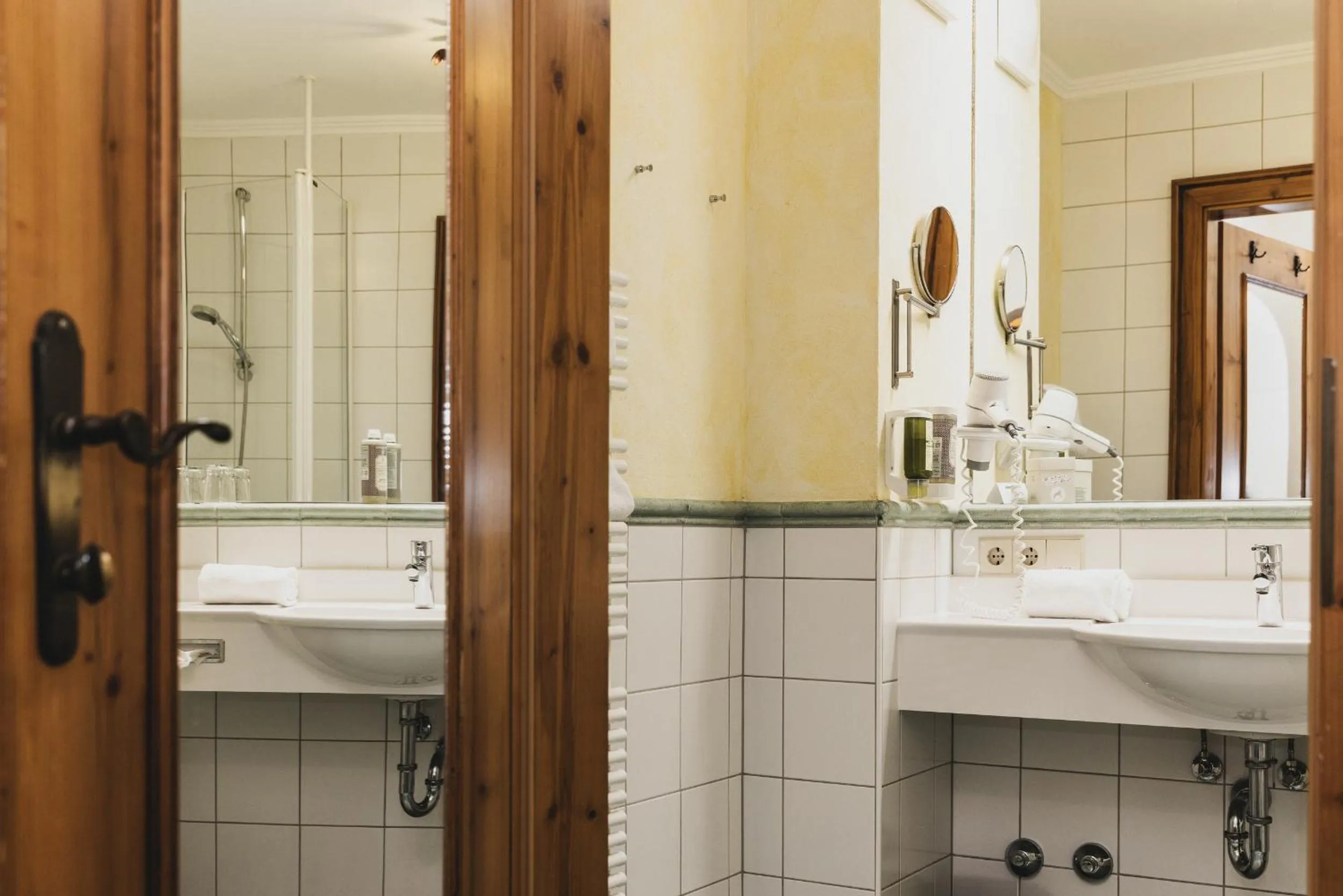 Bathroom in Seehotel Jägerwirt