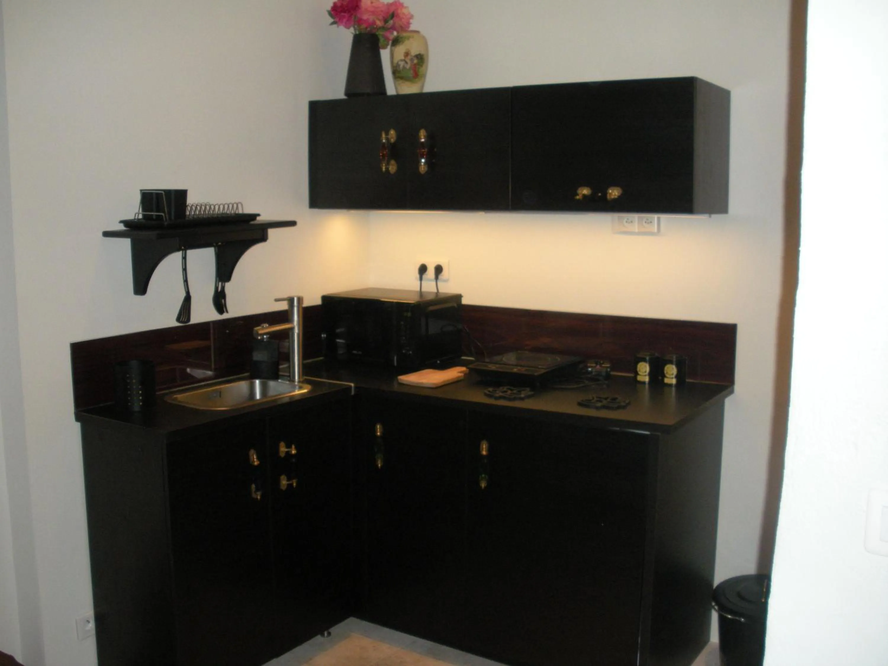 Kitchen or kitchenette in Le Couvent du Vieux Port