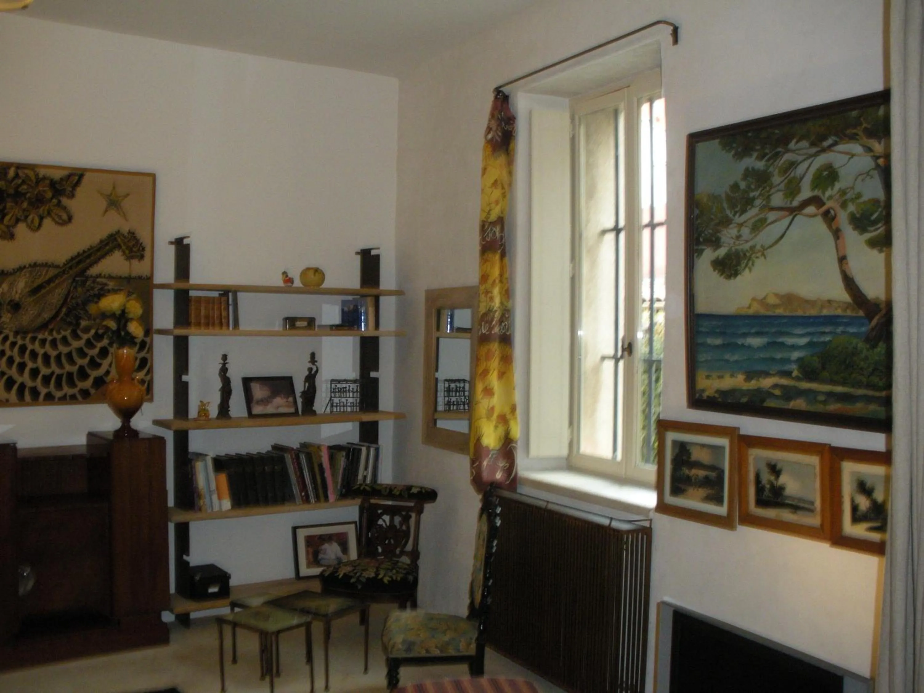 Seating area in Le Couvent du Vieux Port