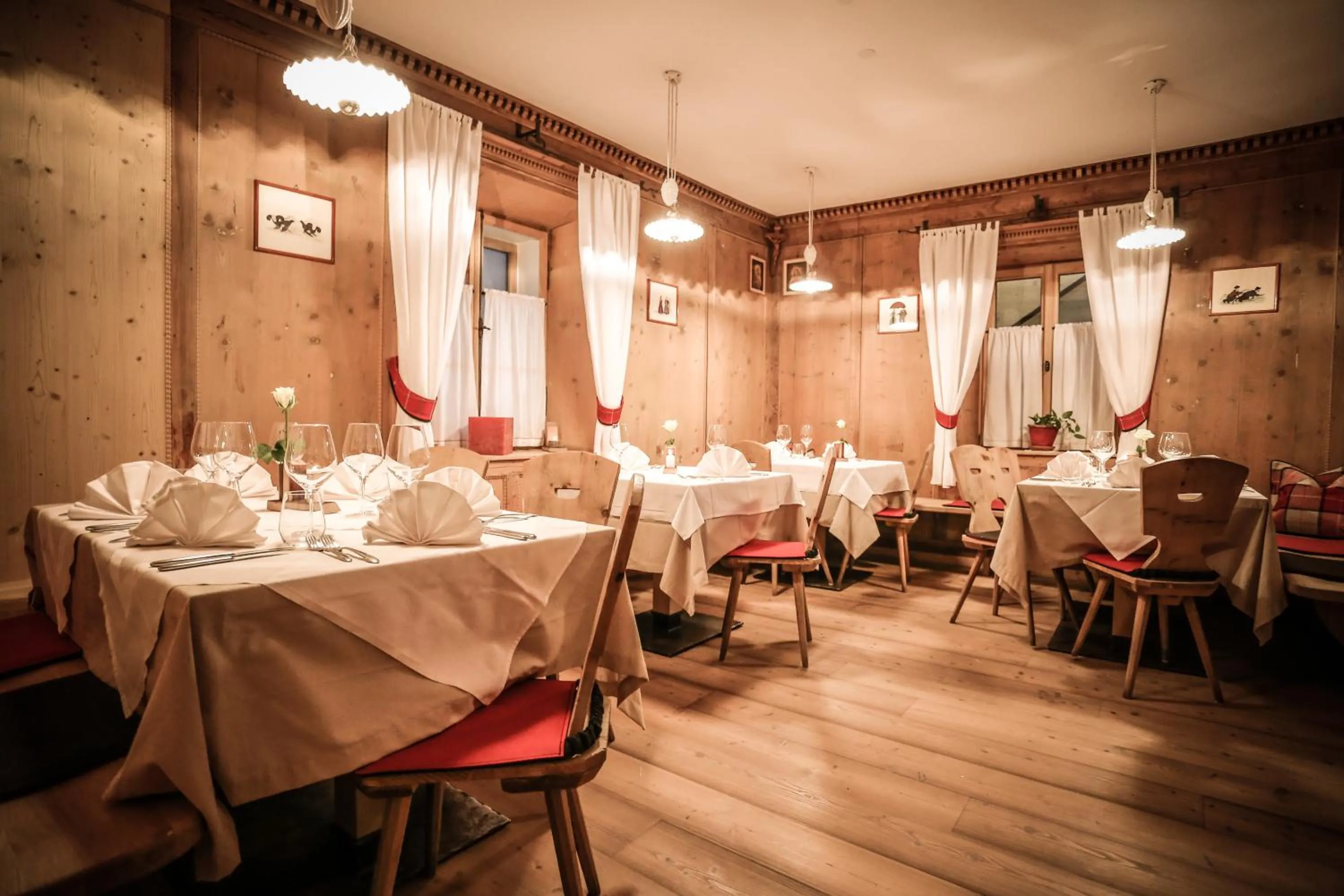 Restaurant/places to eat in Hotel Gasthof Höllriegl