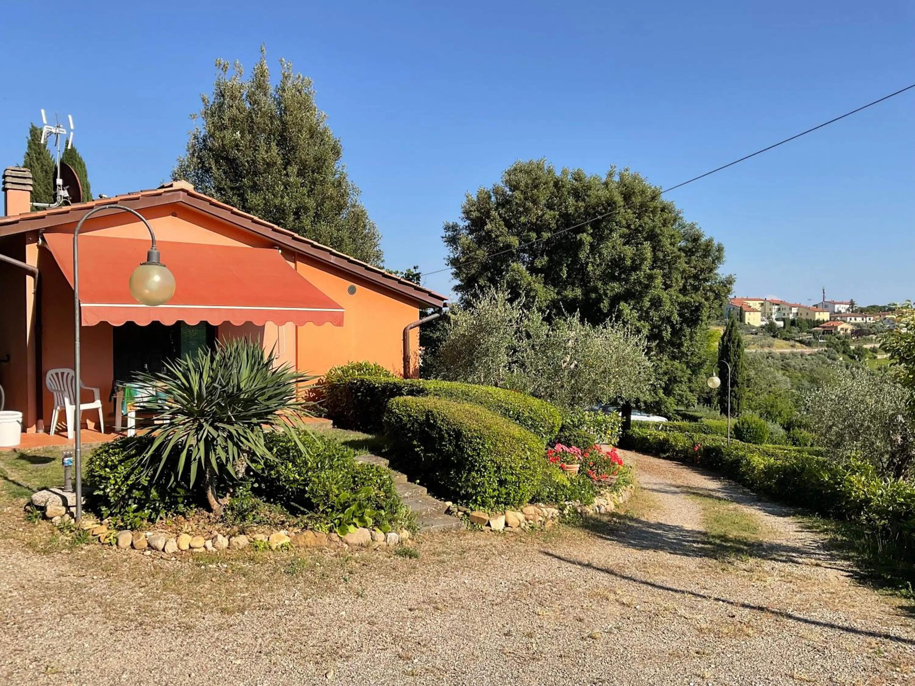 Property building in Villa Il Borraccio - Apartments Azalea and Begonia