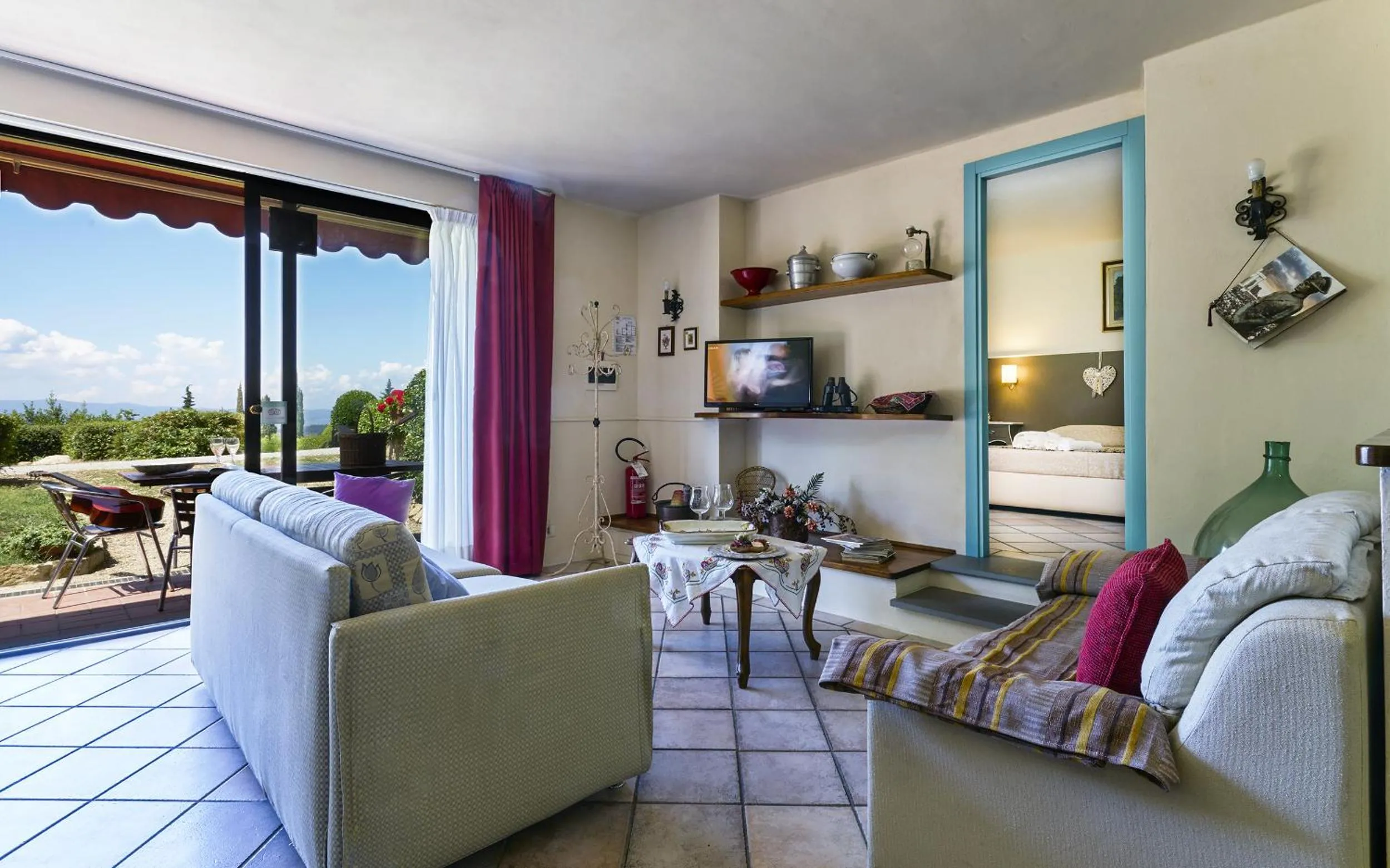 TV and multimedia in Villa Il Borraccio - Apartments Azalea and Begonia