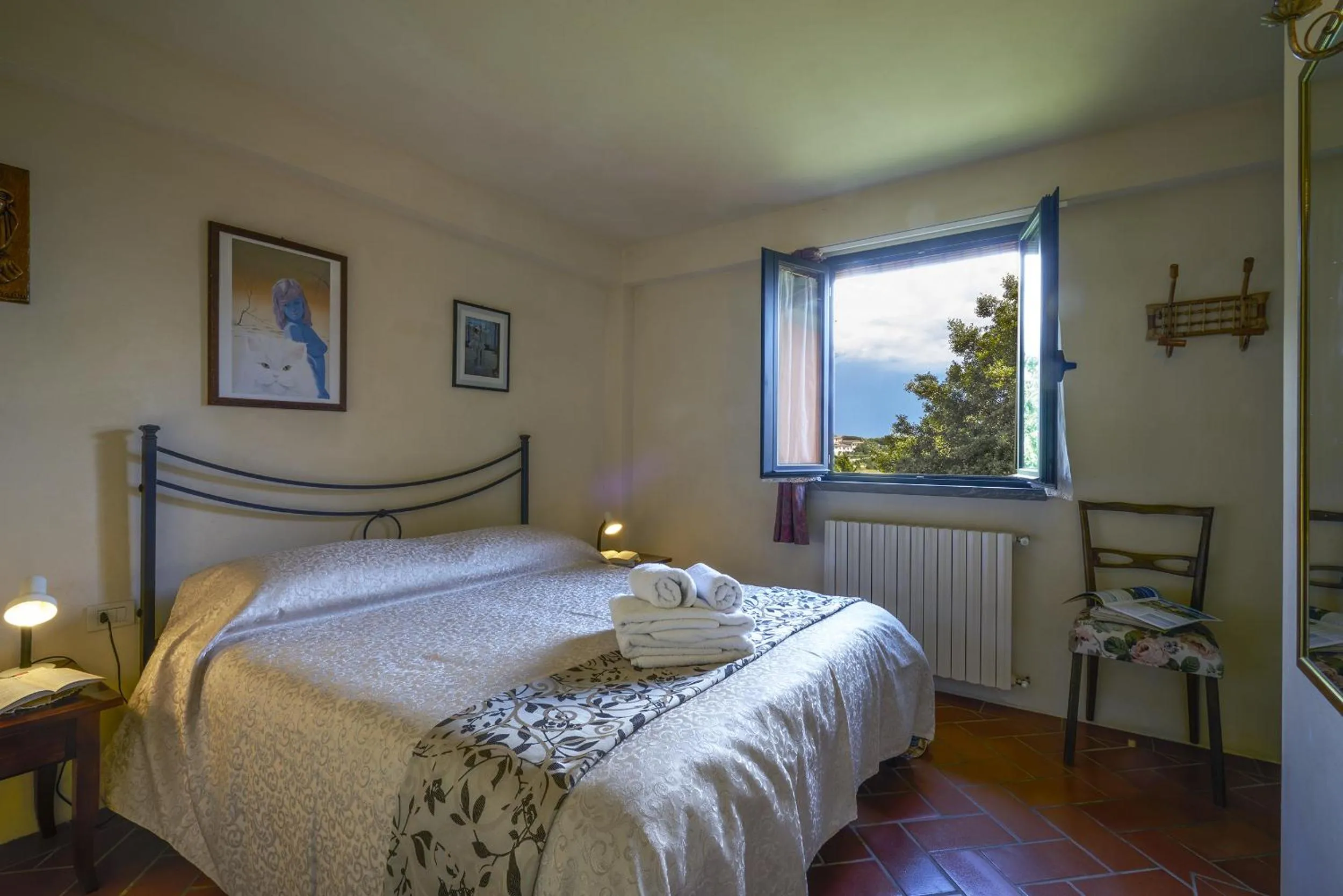 Photo of the whole room, Bed in Villa Il Borraccio - Apartments Azalea and Begonia