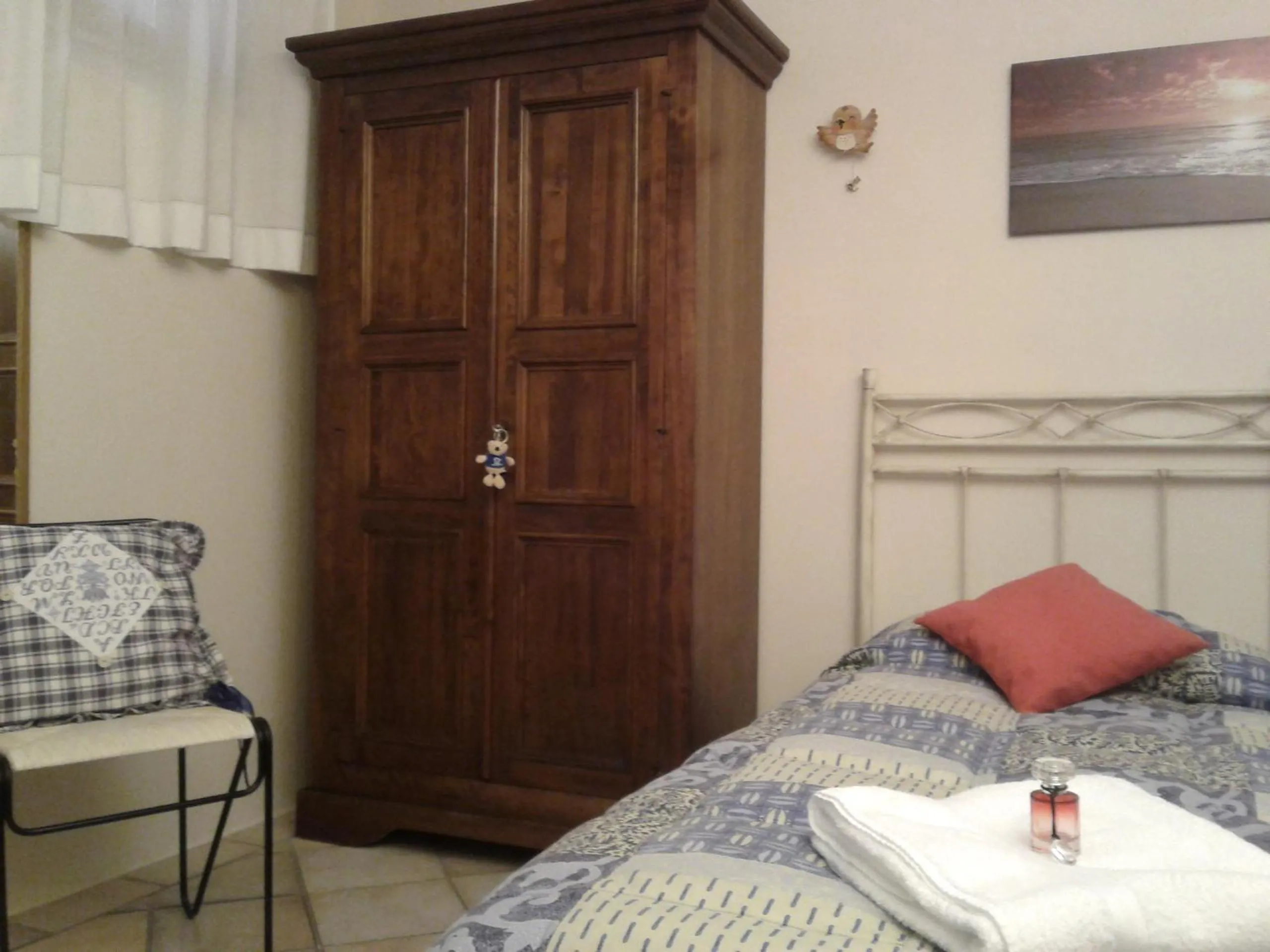 Bedroom, Bed in Villa Il Borraccio - Apartments Azalea and Begonia