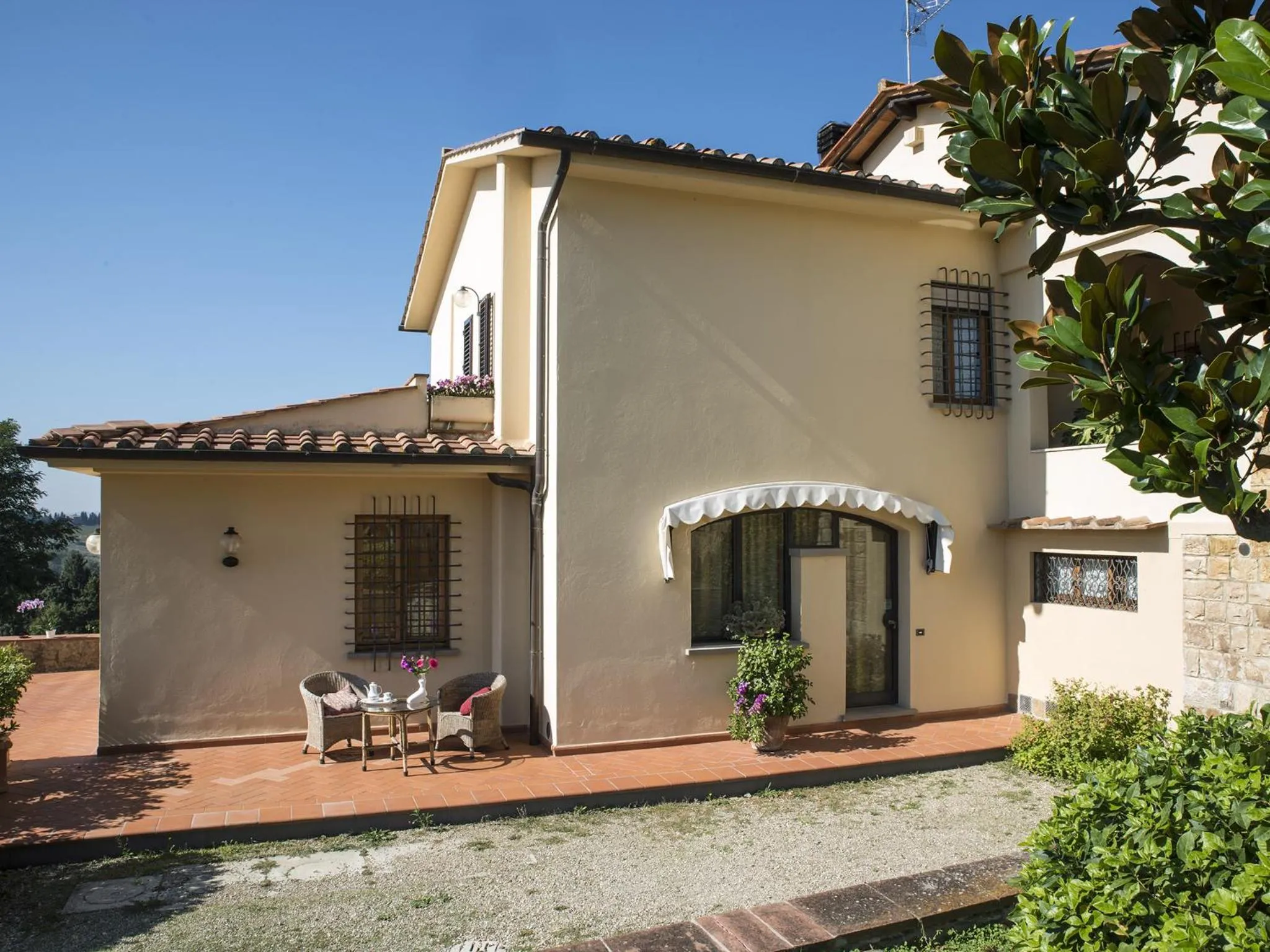 Property building in Villa Il Borraccio - Apartments Azalea and Begonia