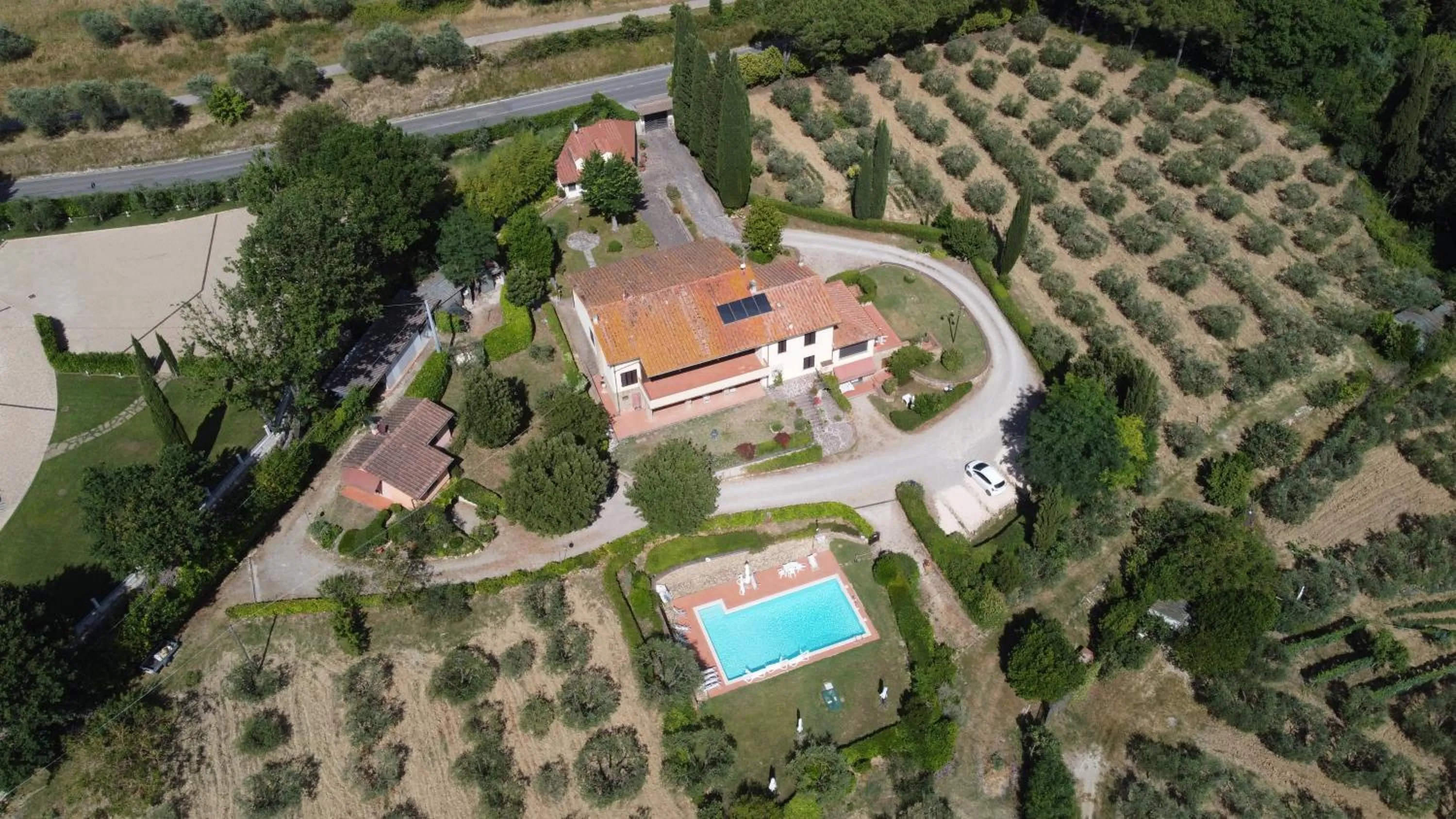 Bird's eye view in Villa Il Borraccio - Apartments Azalea and Begonia