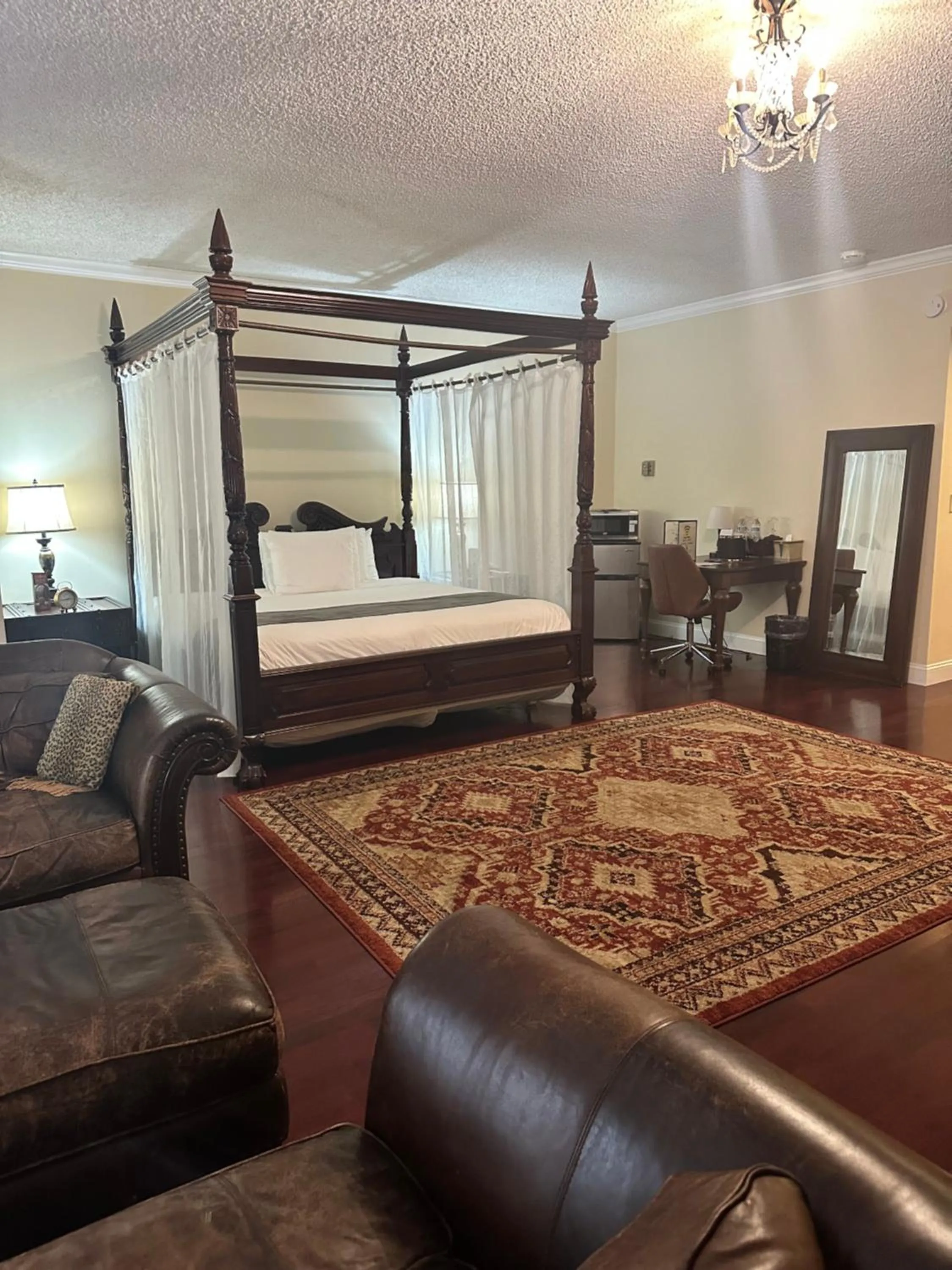 Bedroom, Bed in Colts Neck Inn Hotel
