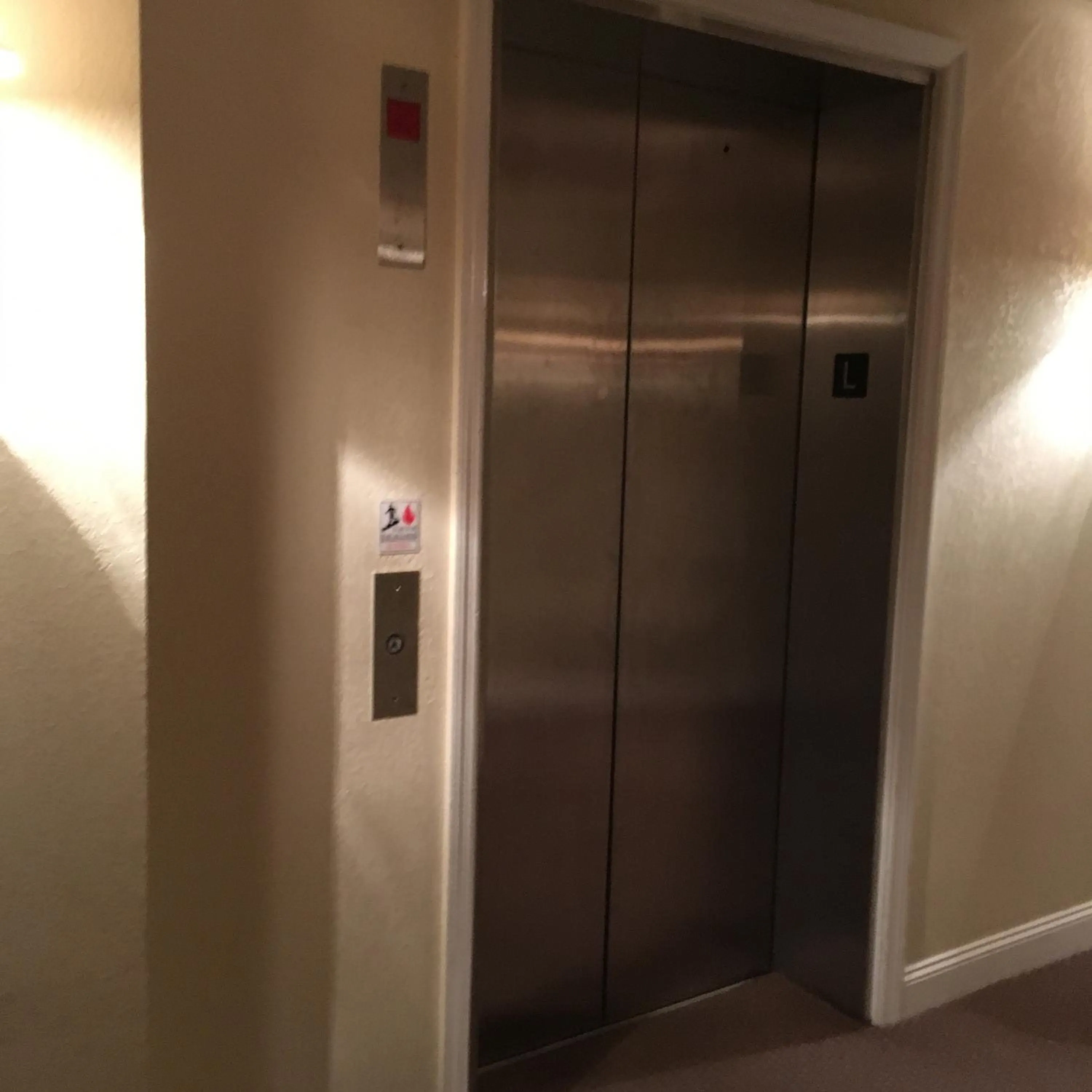 Area and facilities in Colts Neck Inn Hotel