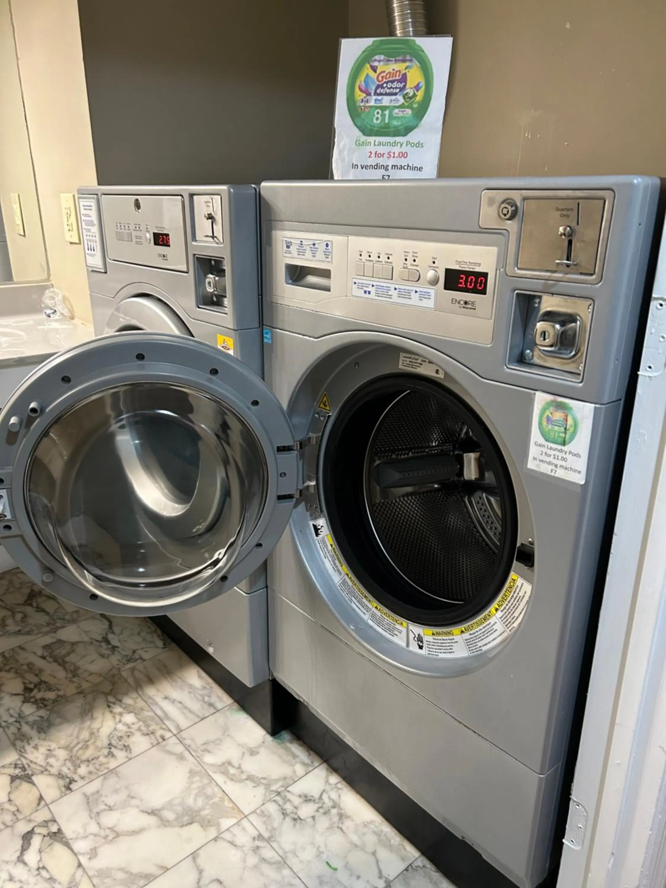 washing machine in Colts Neck Inn Hotel