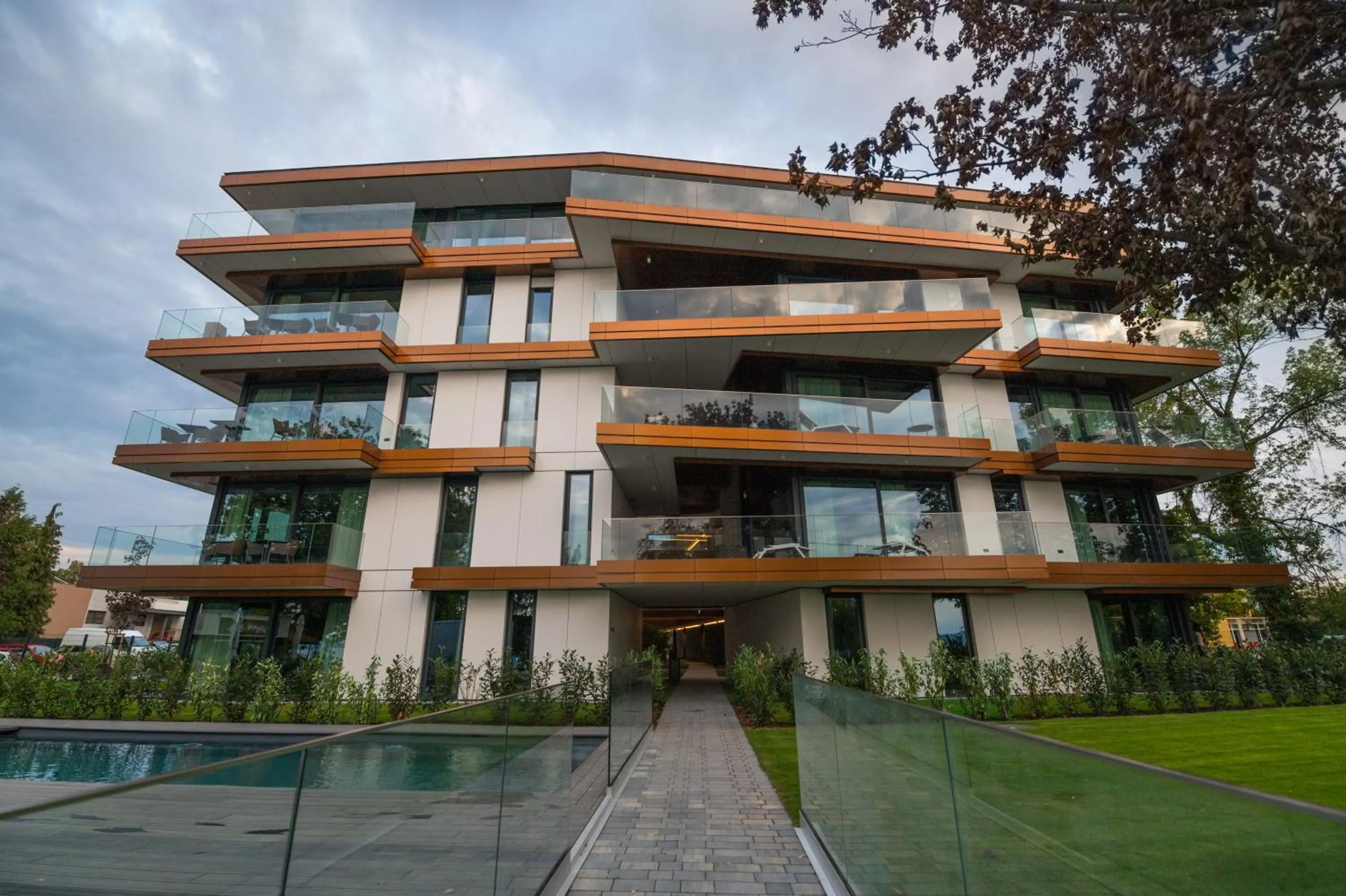 Property building in BJ81 Suite Hotel