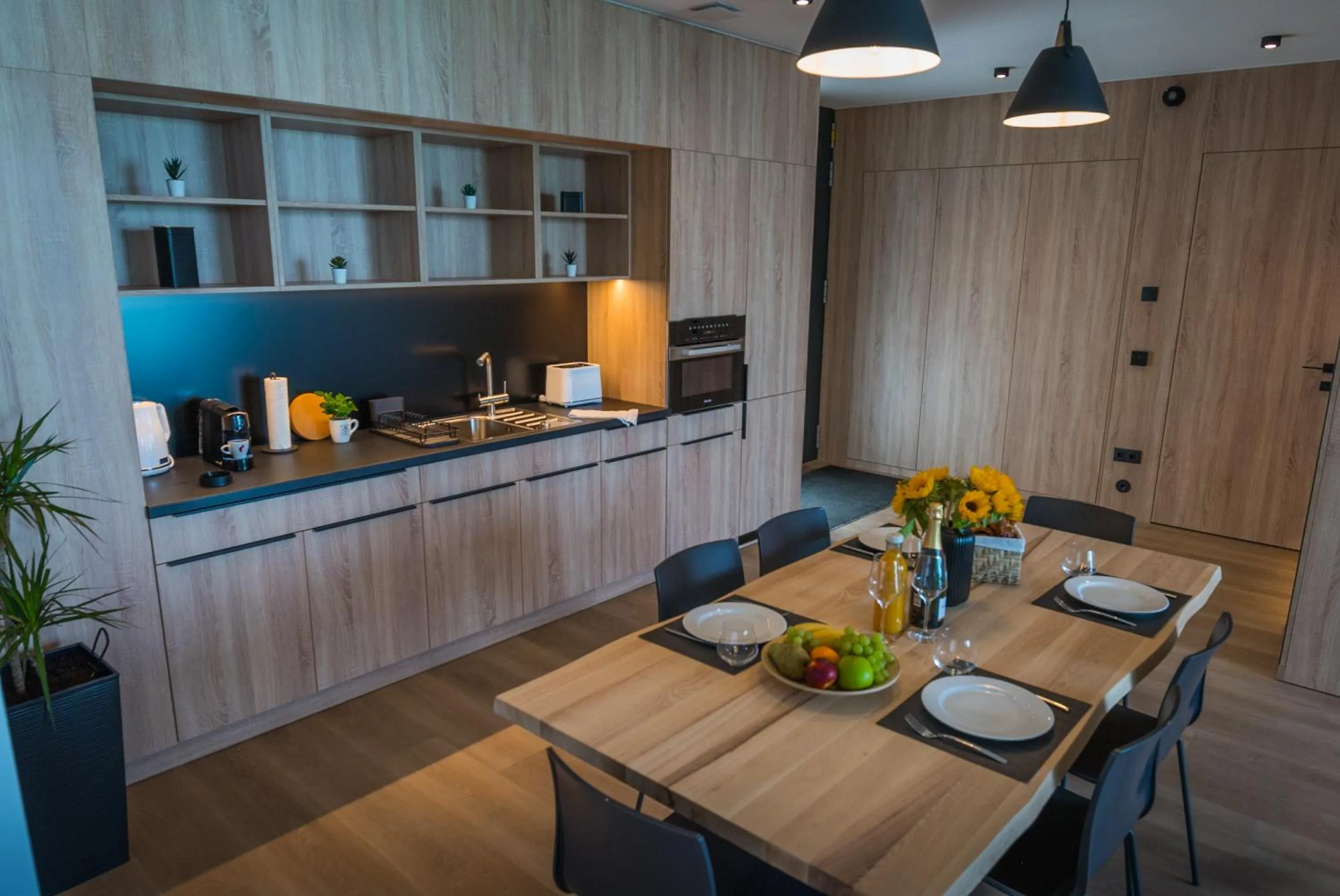 Dining area in BJ81 Suite Hotel